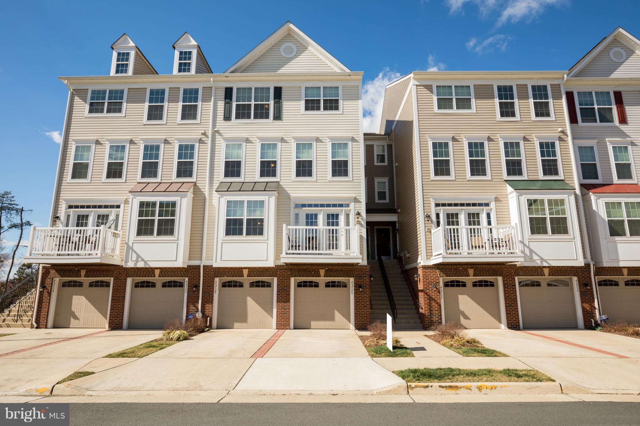 CASCADES PLACE CONDOMINIUM - Residential