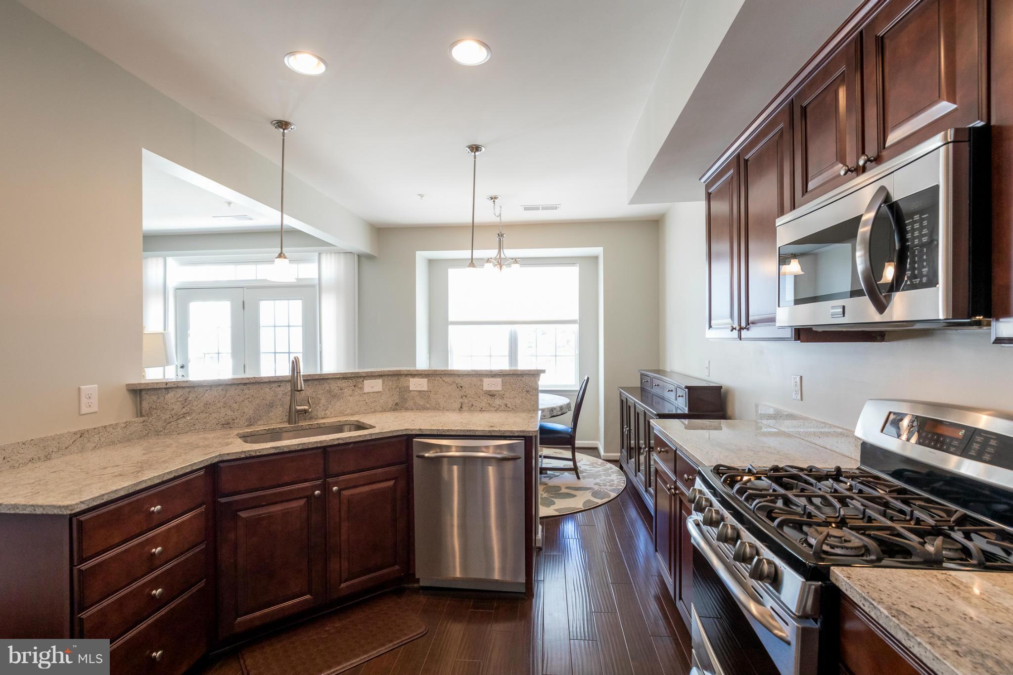 CASCADES PLACE CONDOMINIUM - Residential