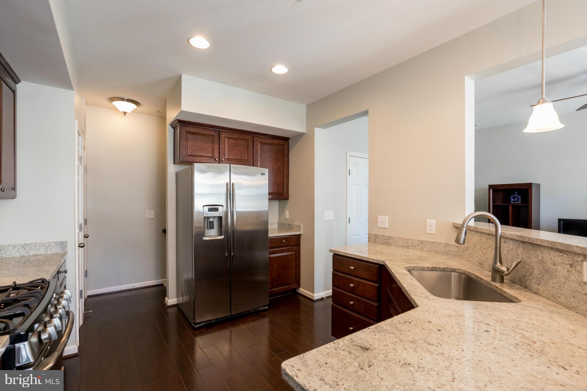 CASCADES PLACE CONDOMINIUM - Residential