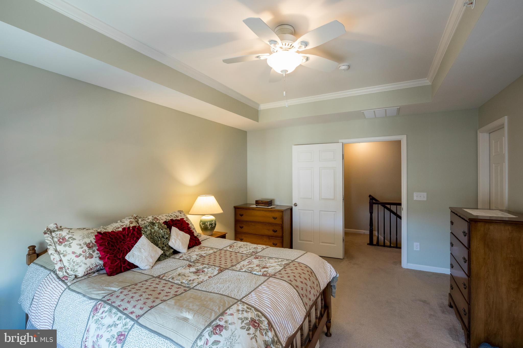 CASCADES PLACE CONDOMINIUM - Residential