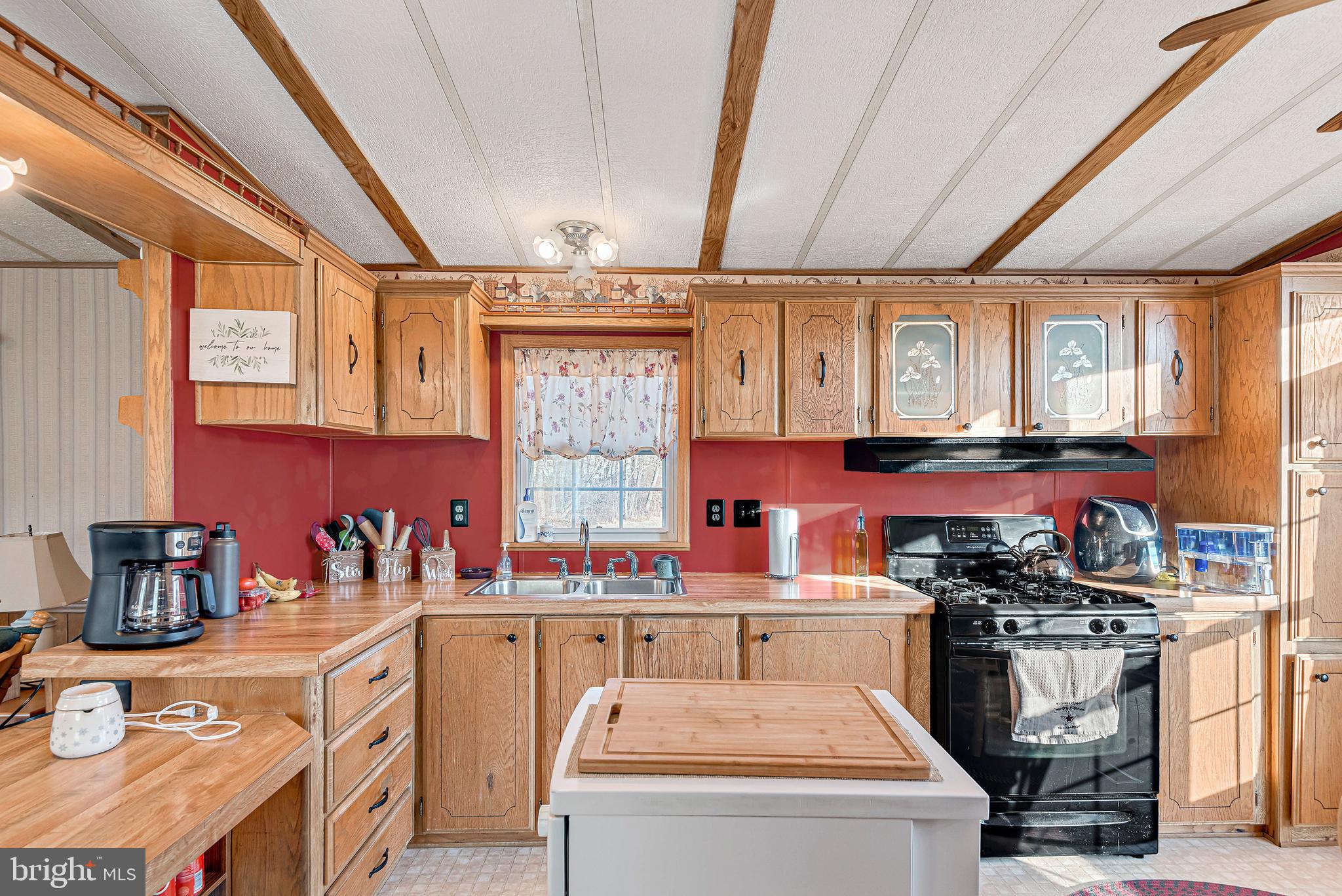 COUNTRY VIEW VILLAGE - Residential