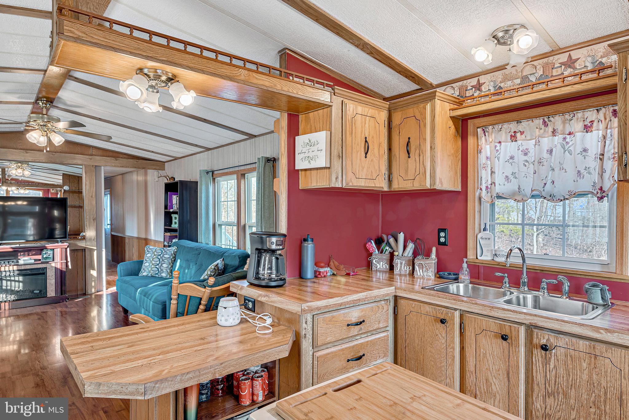 COUNTRY VIEW VILLAGE - Residential