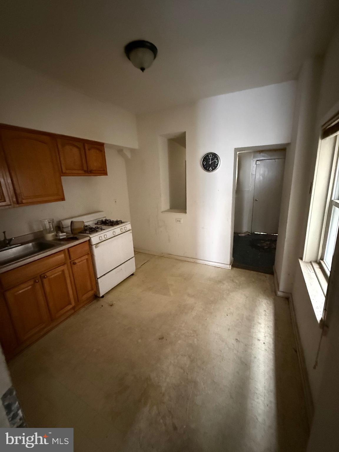 1903 POINT BREEZE AVENUE