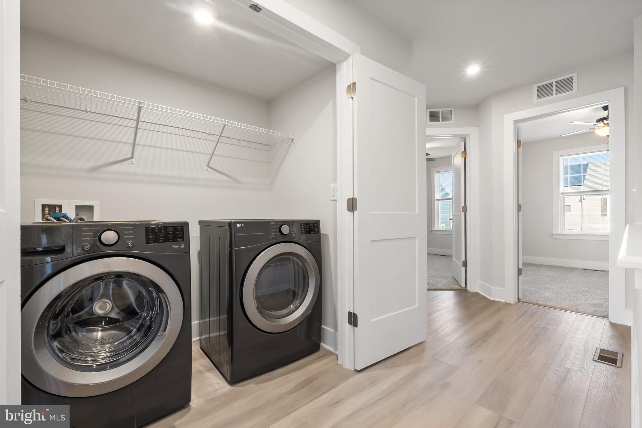 BRADLEY SQUARE - Residential