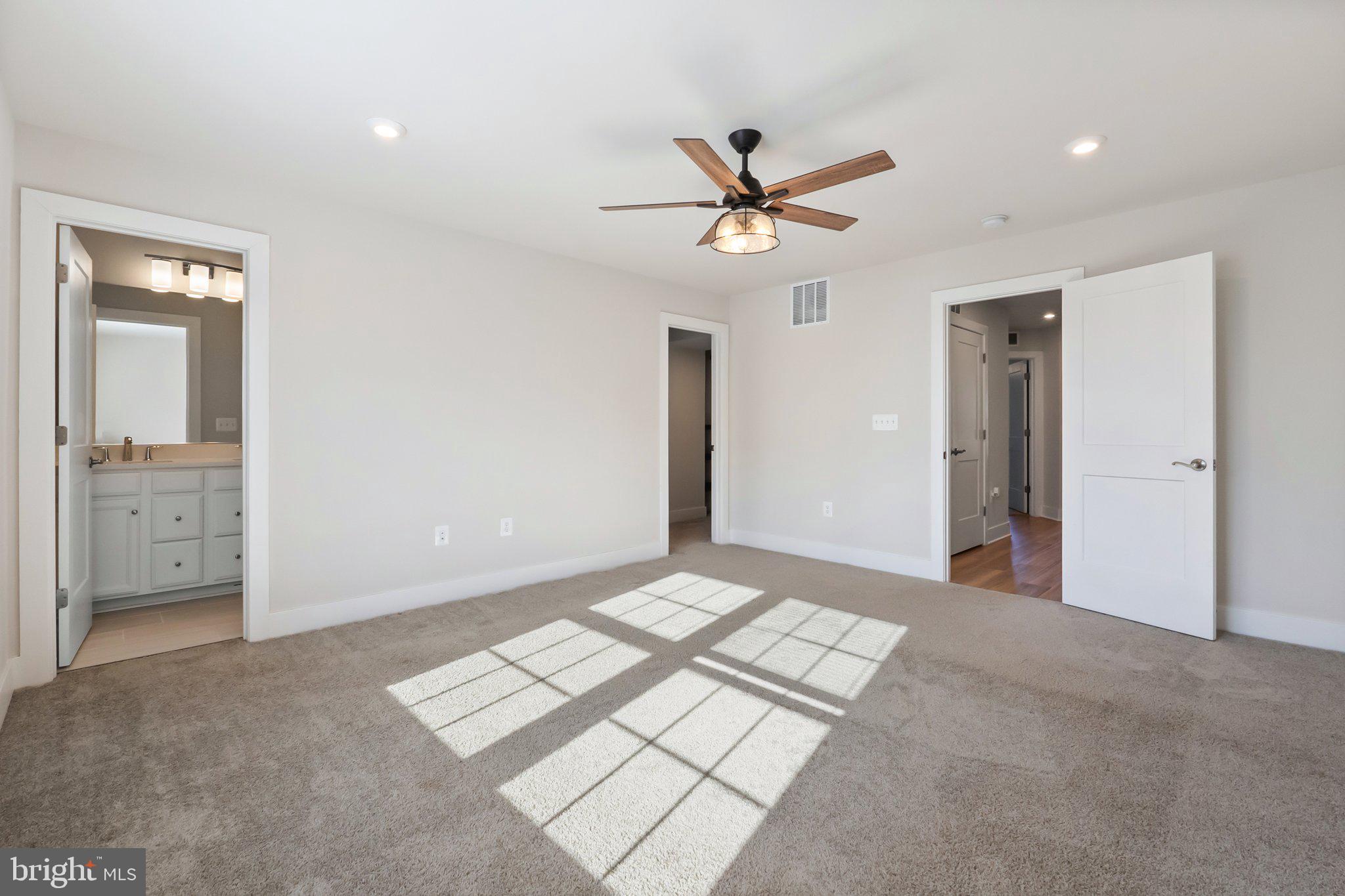 BRADLEY SQUARE - Residential