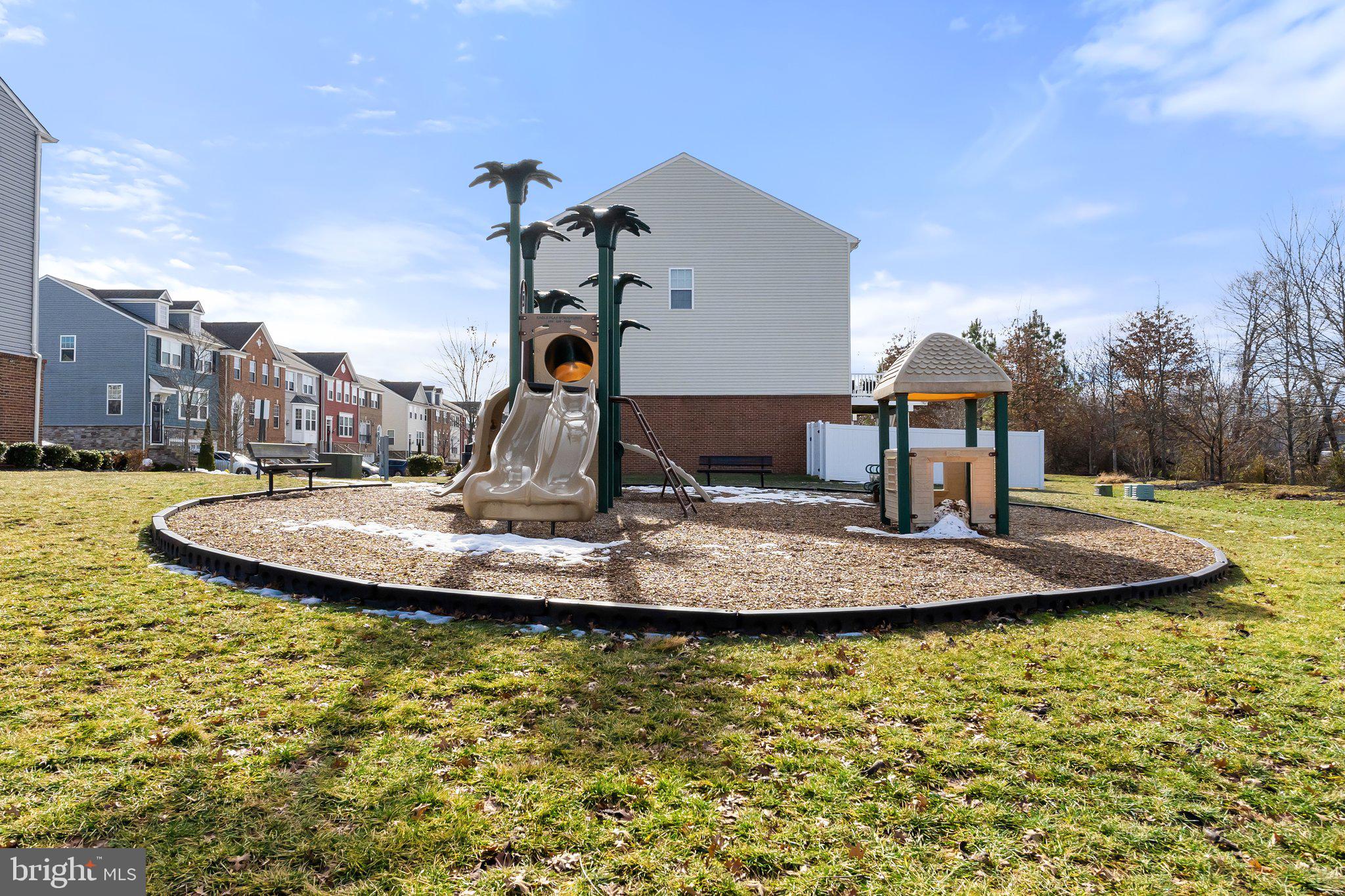 BRADLEY SQUARE - Residential