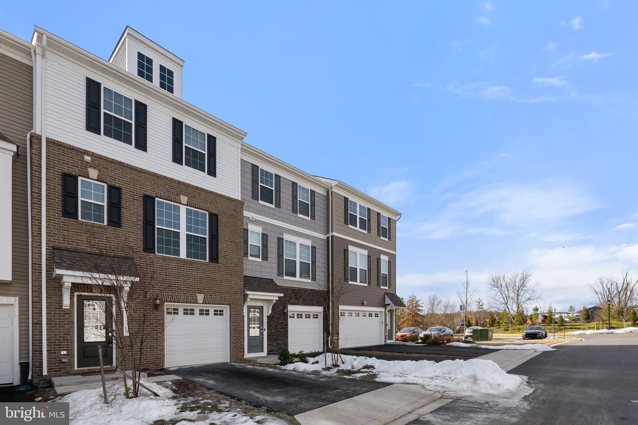 BRADLEY SQUARE - Residential