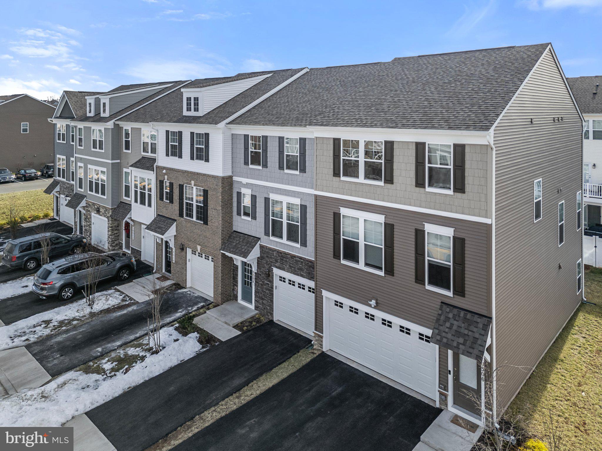 BRADLEY SQUARE - Residential