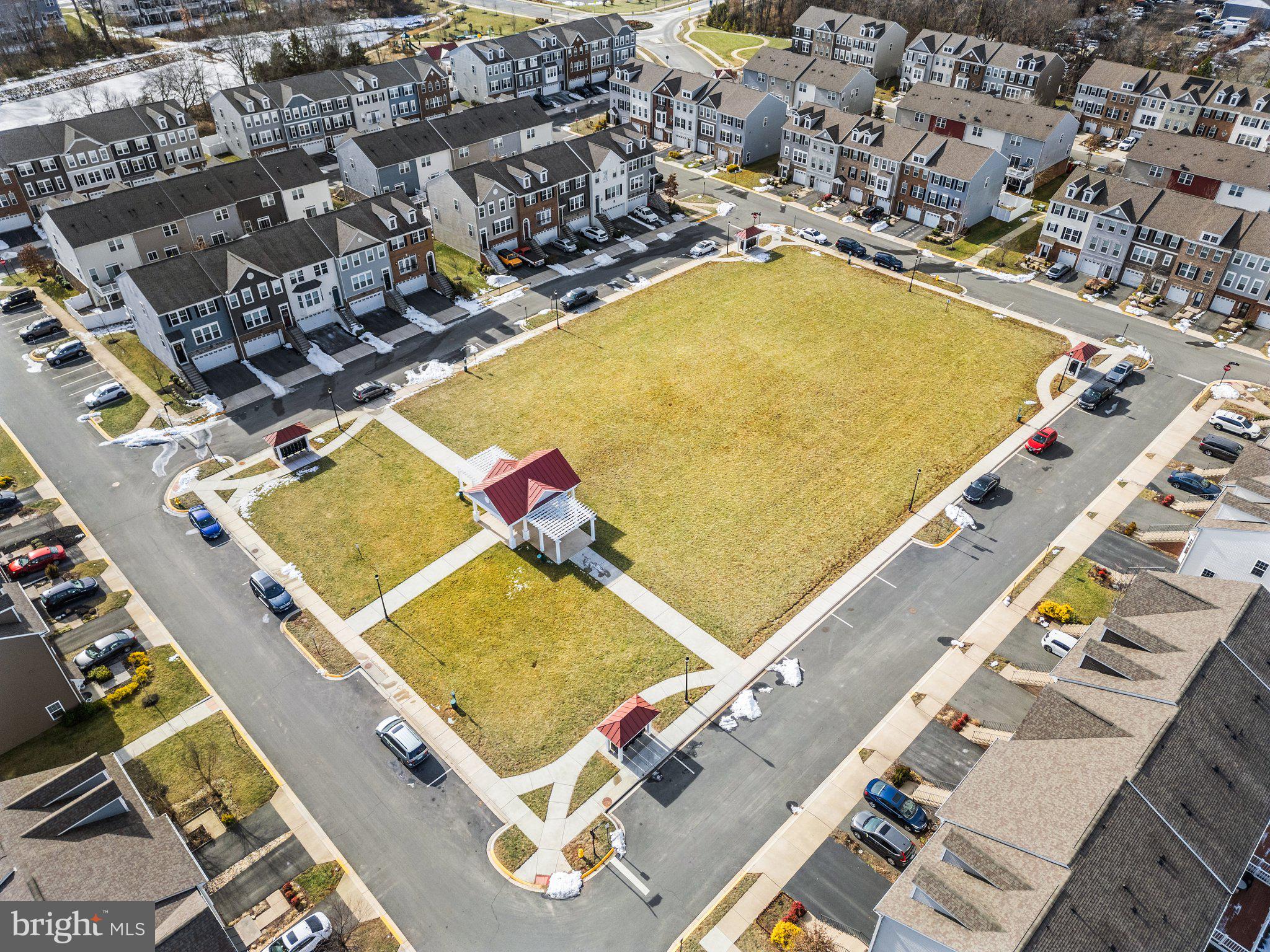 BRADLEY SQUARE - Residential