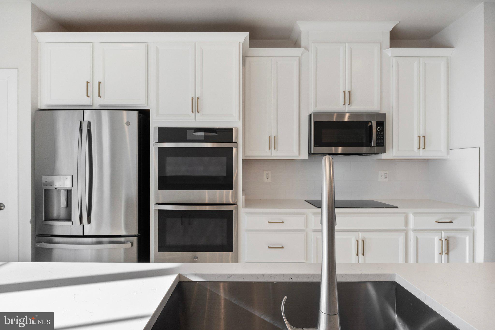 BRADLEY SQUARE - Residential