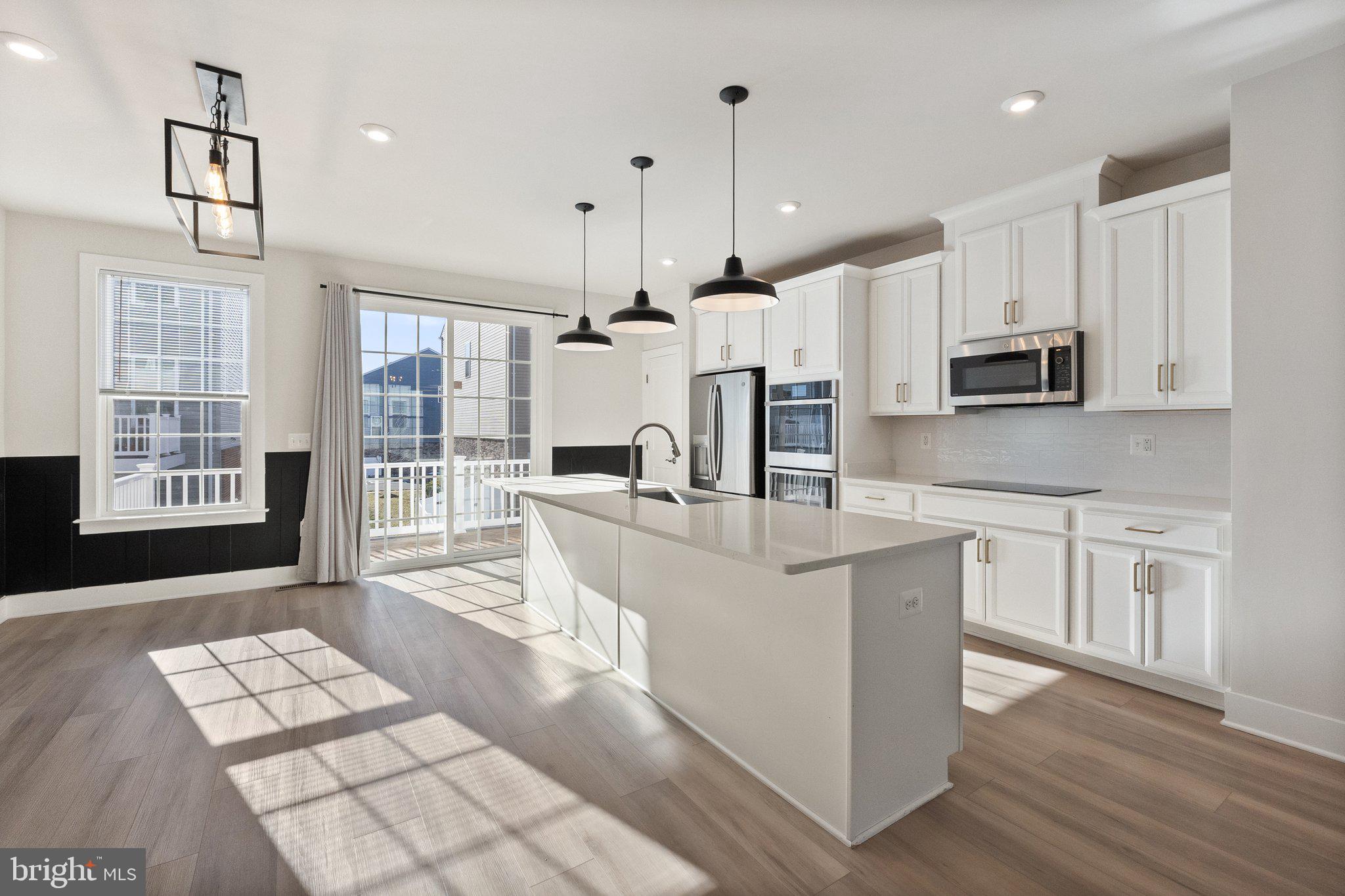 BRADLEY SQUARE - Residential