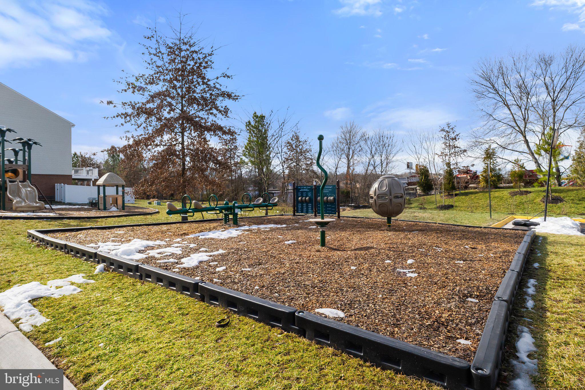 BRADLEY SQUARE - Residential