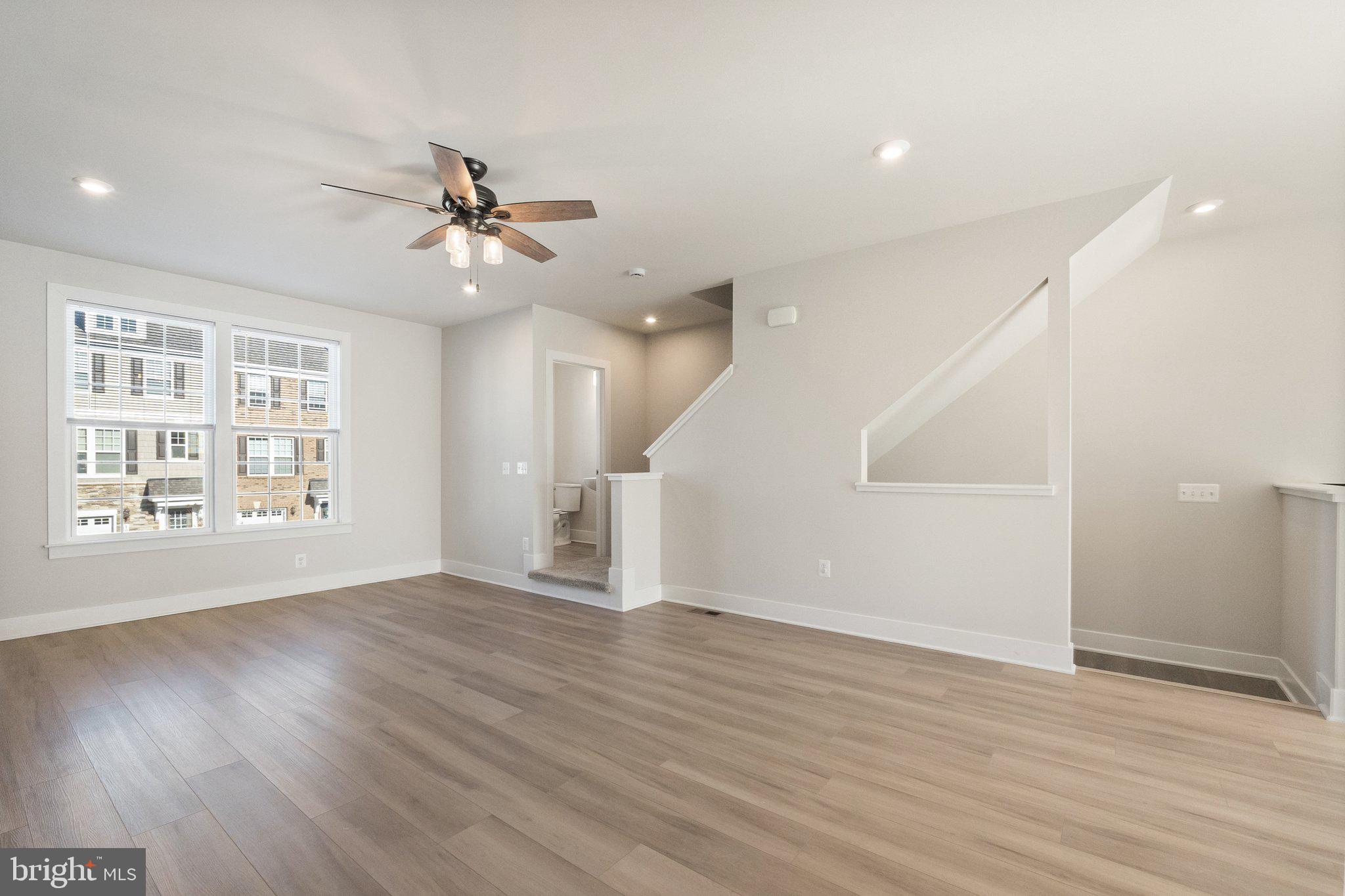 BRADLEY SQUARE - Residential