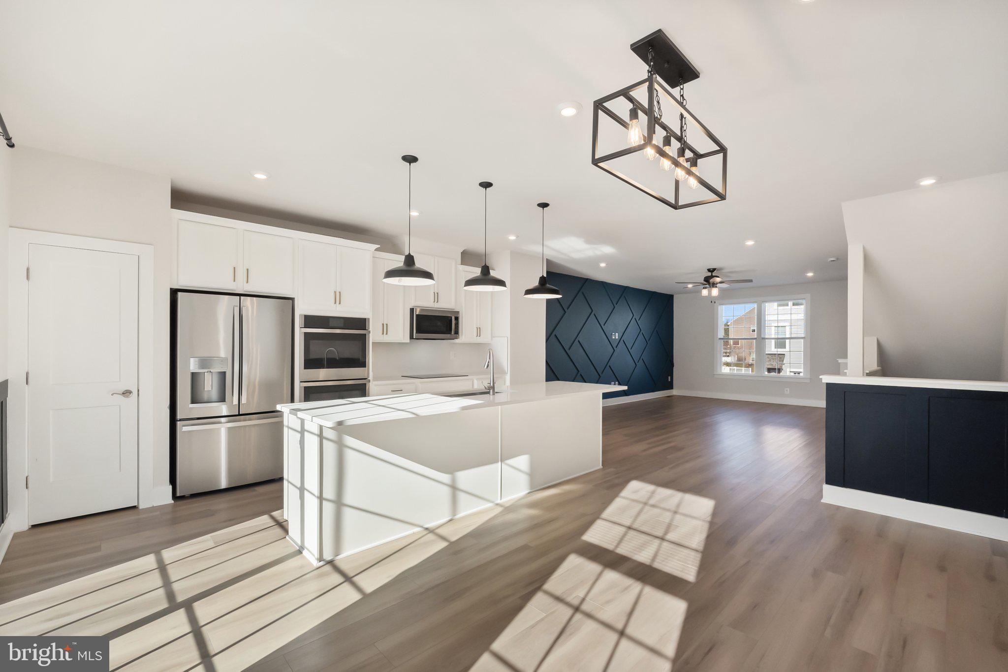 BRADLEY SQUARE - Residential