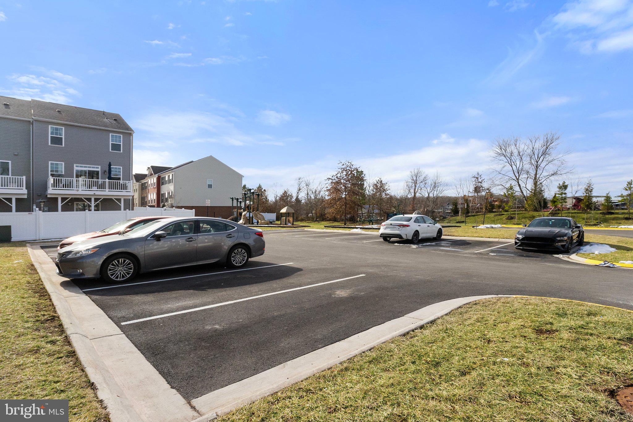 BRADLEY SQUARE - Residential