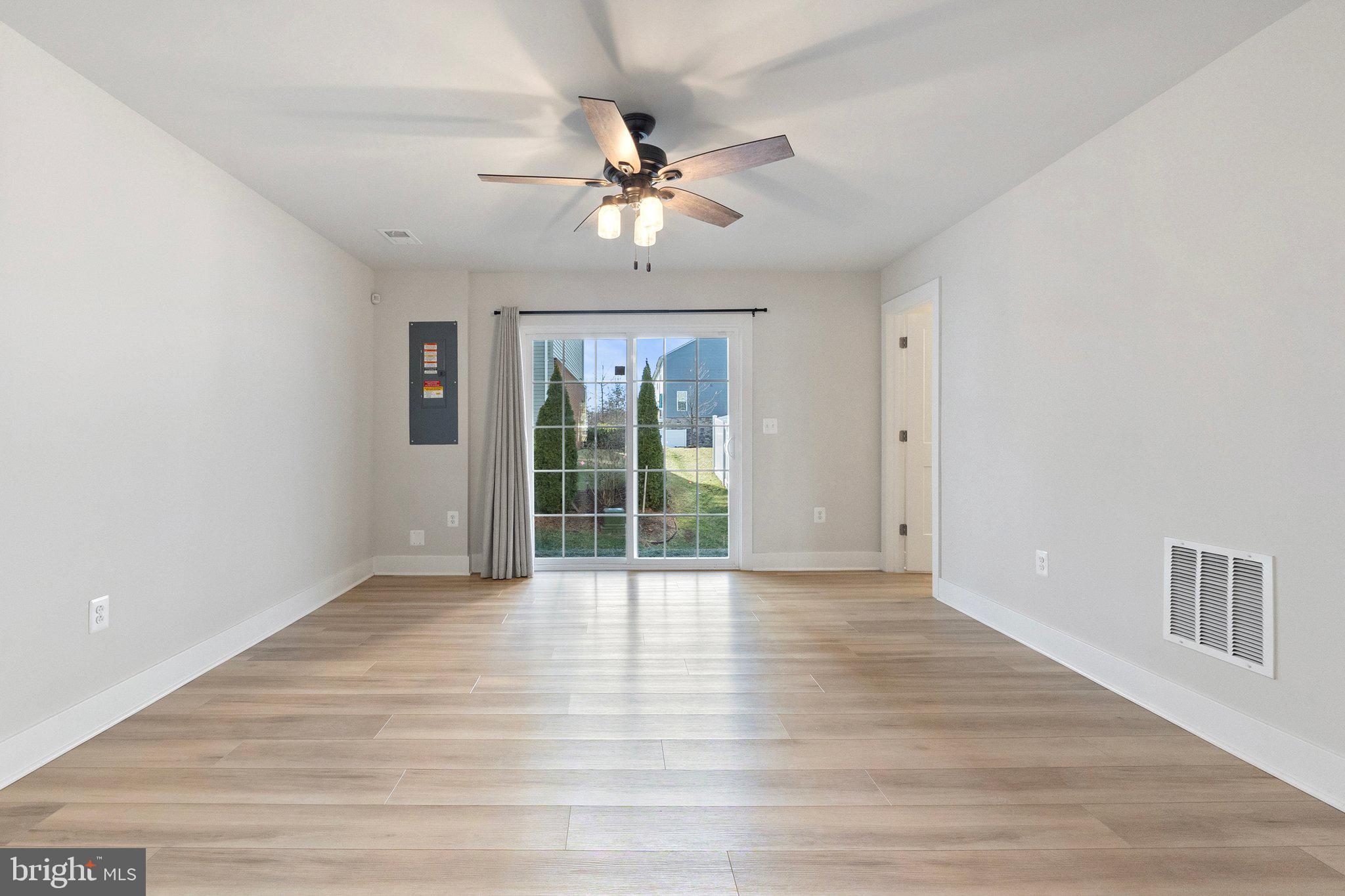 BRADLEY SQUARE - Residential