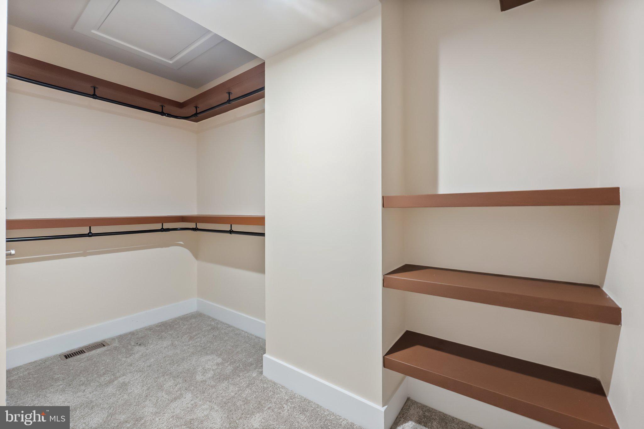 BRADLEY SQUARE - Residential