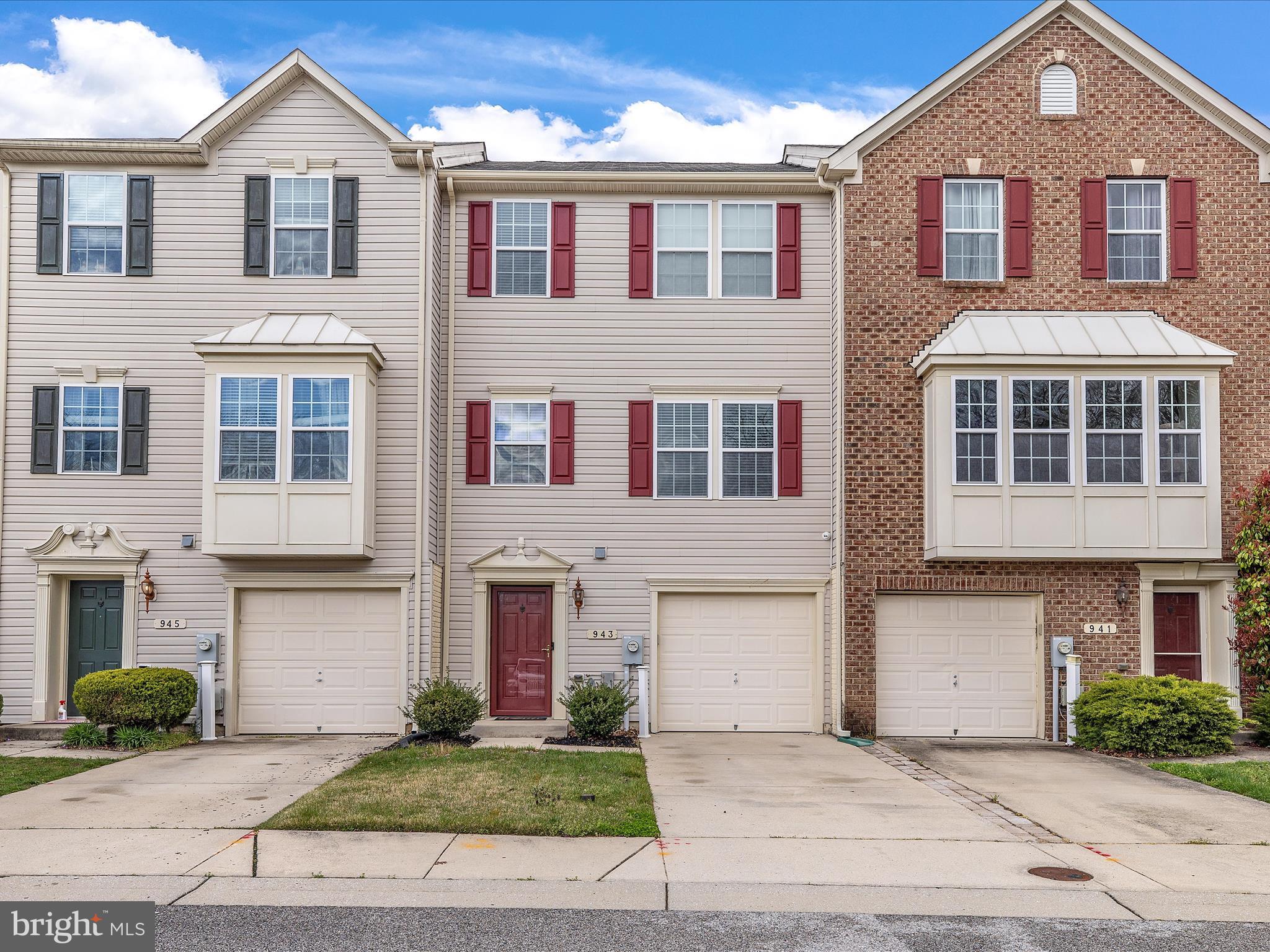 TANYARD SPRINGS TOWNHOMES - Residential