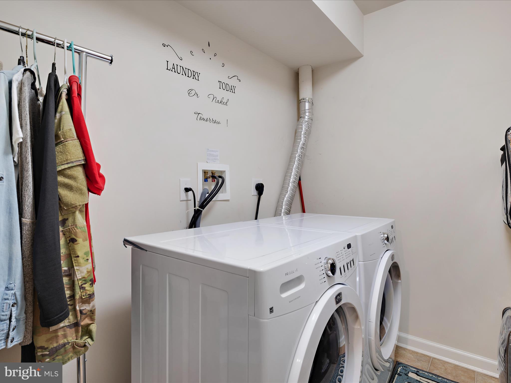 TANYARD SPRINGS TOWNHOMES - Residential