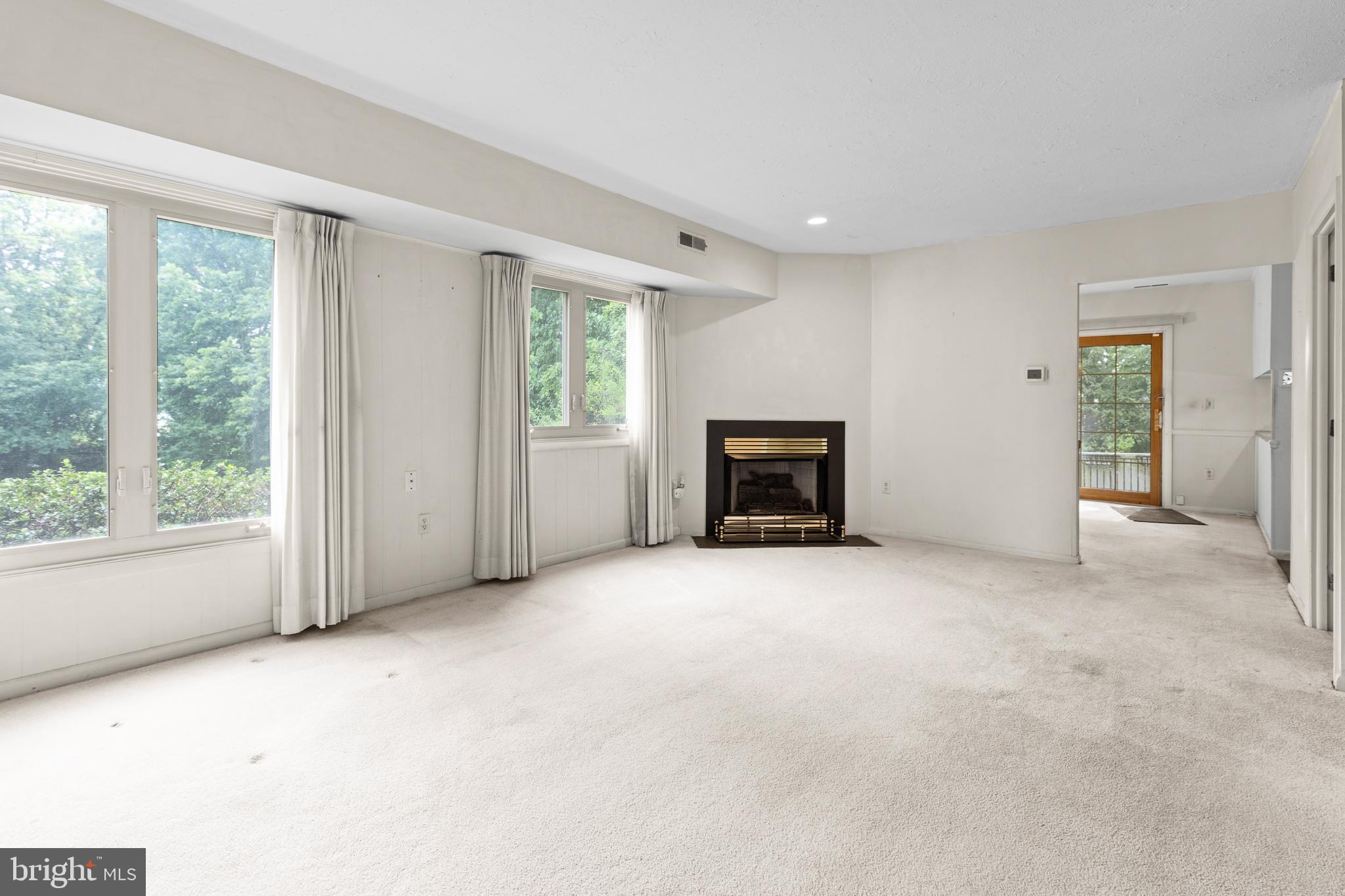 13 BEECHTREE LANE