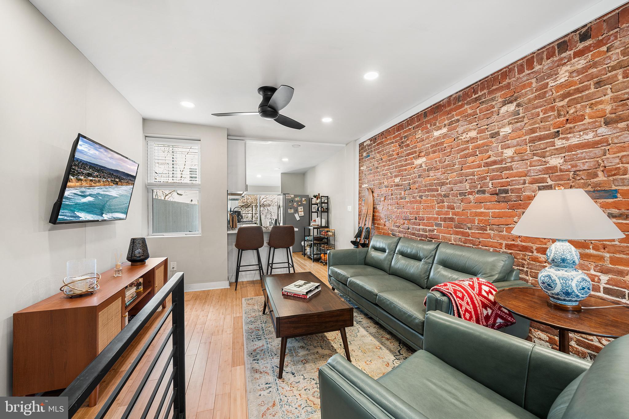 EAST KENSINGTON - Residential