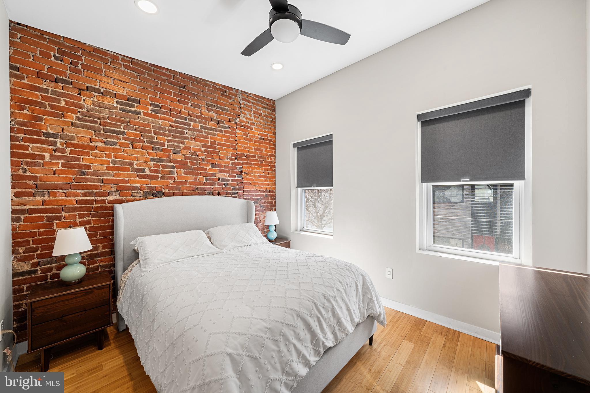 EAST KENSINGTON - Residential