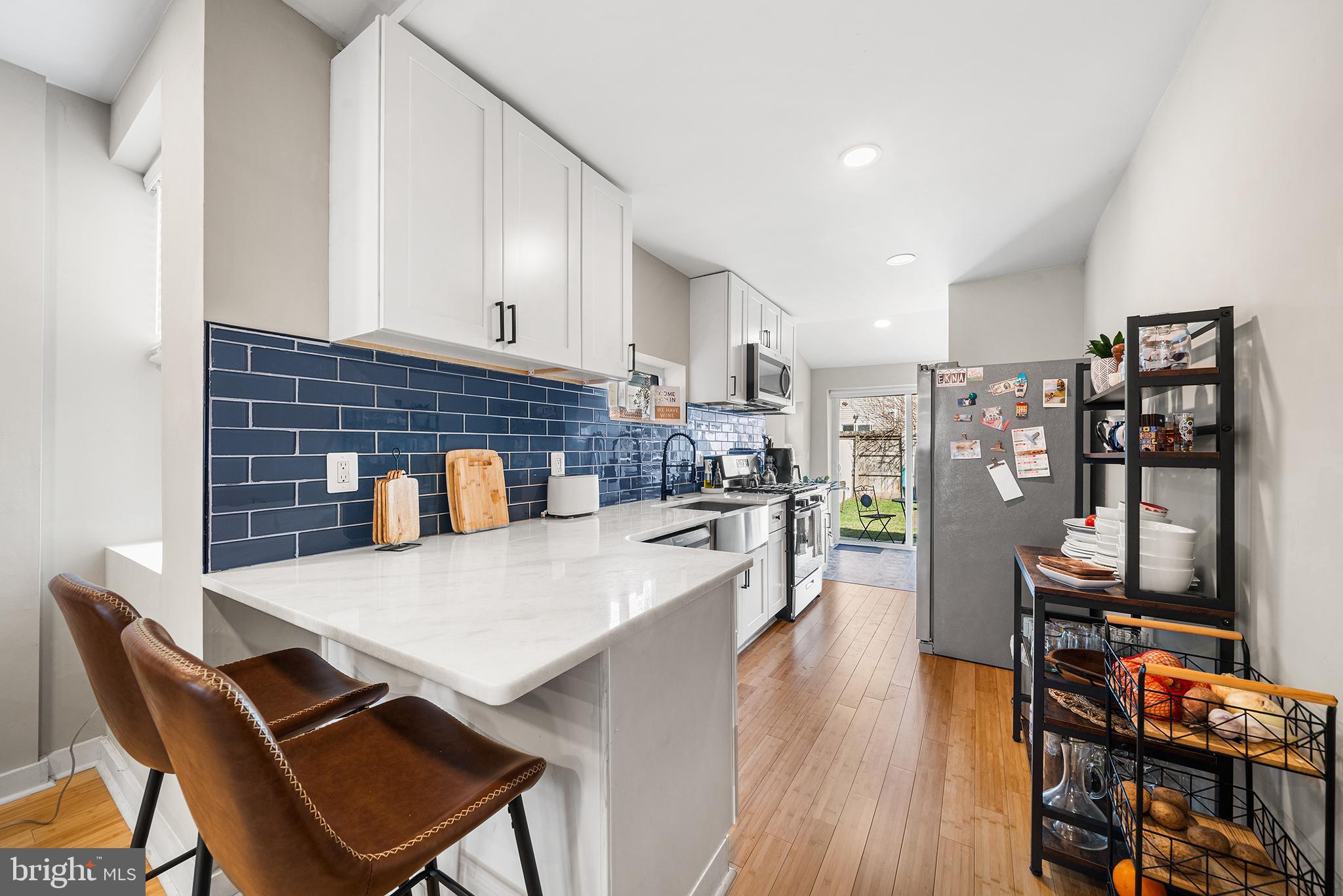 EAST KENSINGTON - Residential