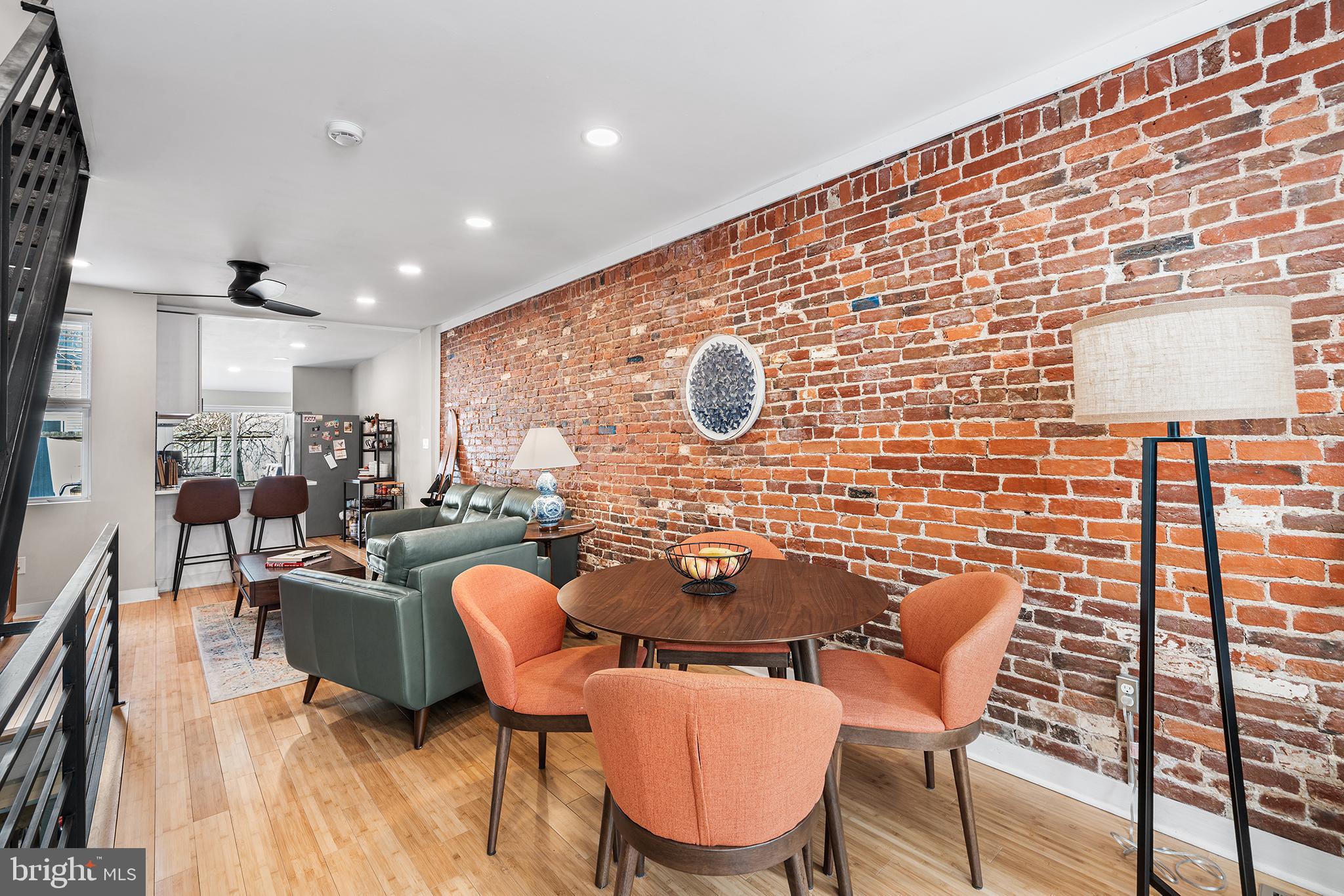 EAST KENSINGTON - Residential