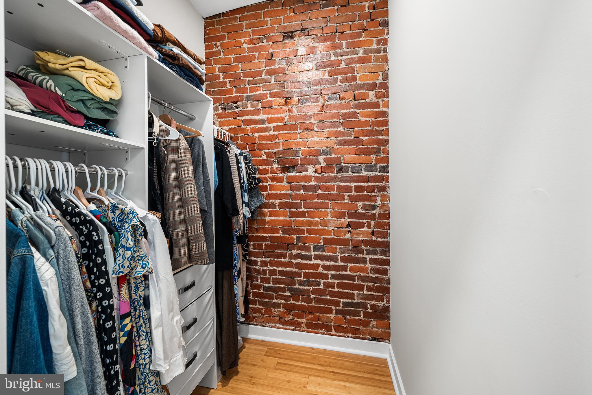 EAST KENSINGTON - Residential