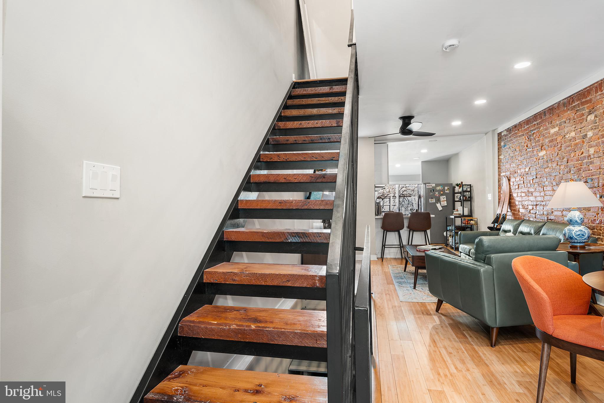 EAST KENSINGTON - Residential