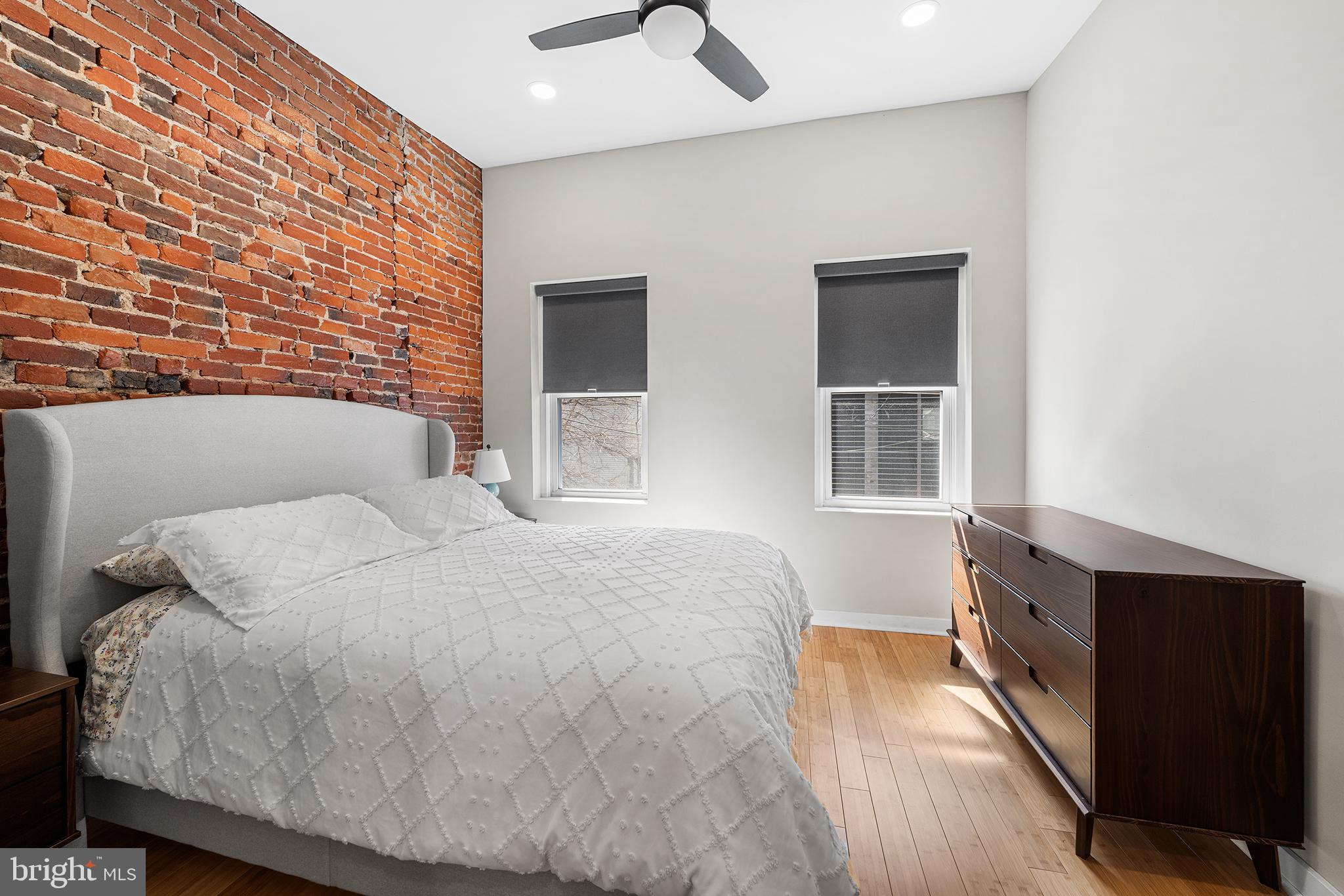 EAST KENSINGTON - Residential