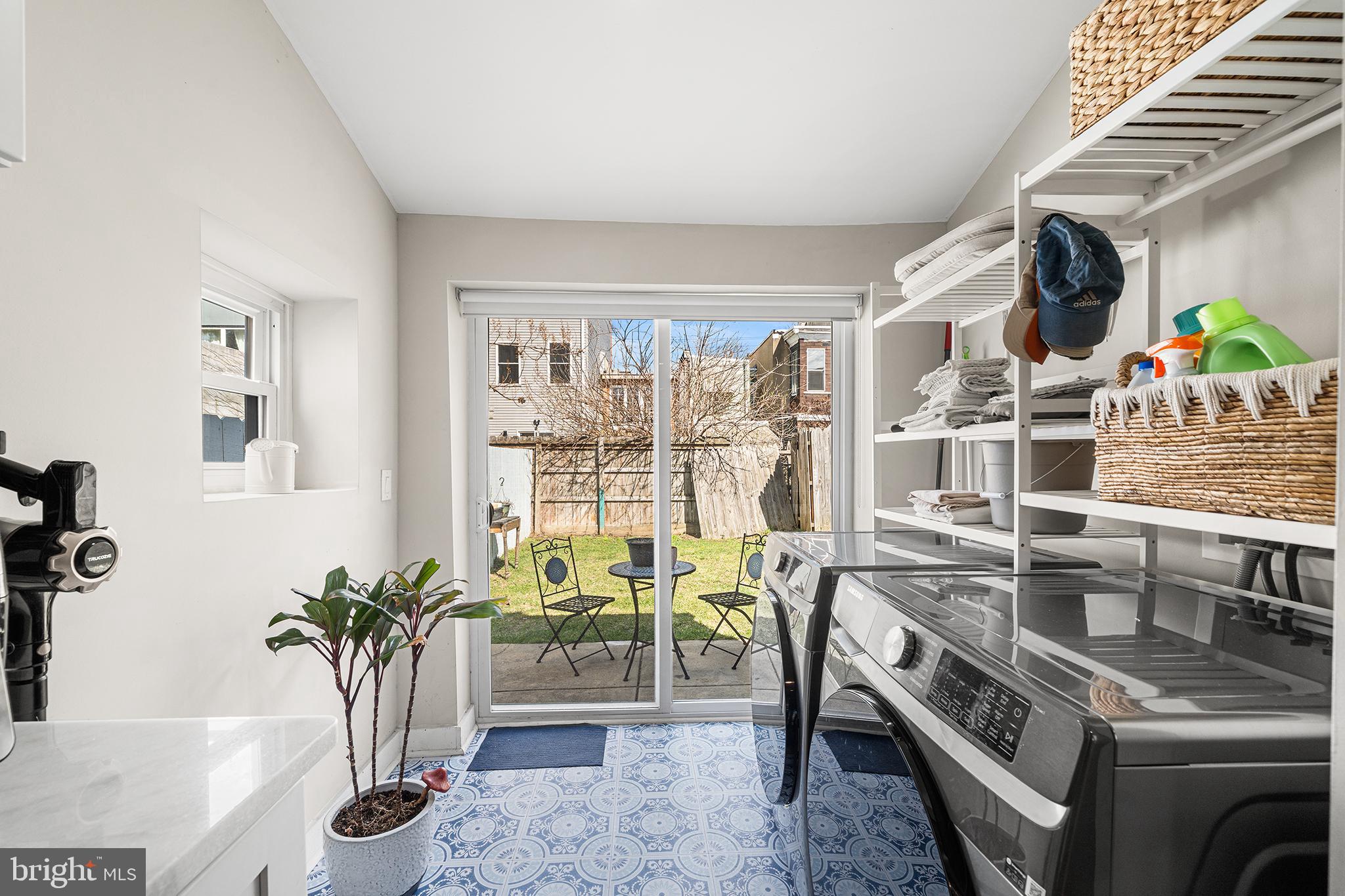 EAST KENSINGTON - Residential