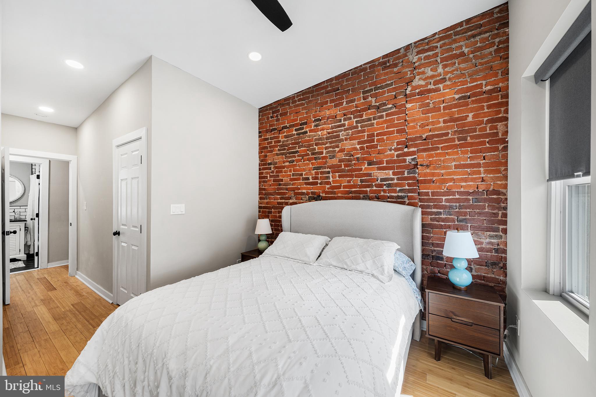 EAST KENSINGTON - Residential