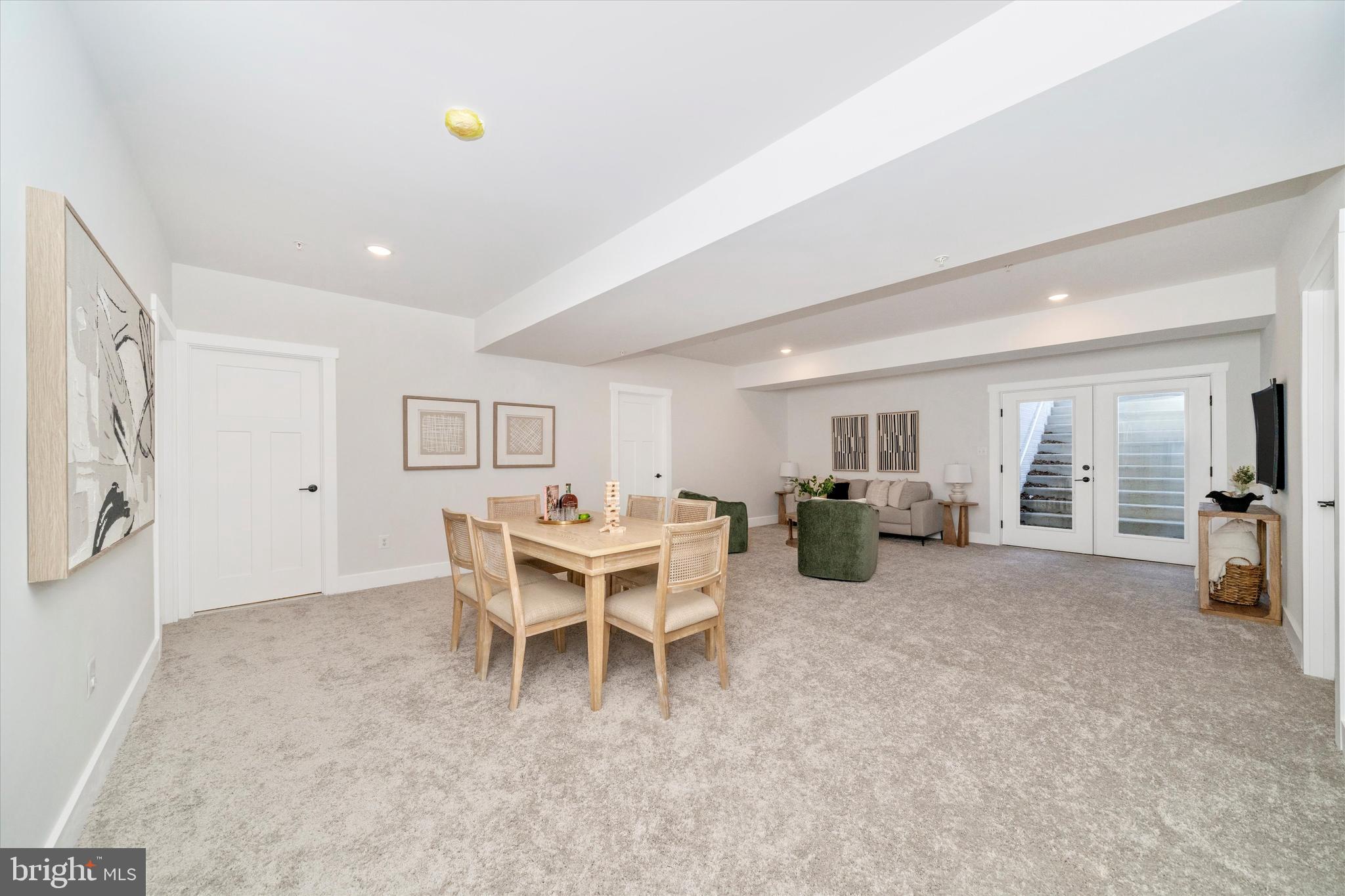 PEA NECK - Residential