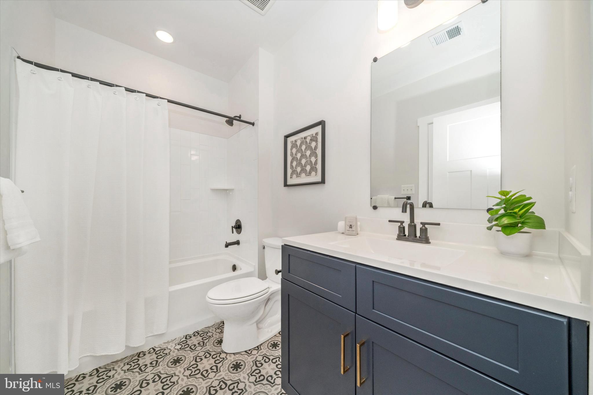 PEA NECK - Residential