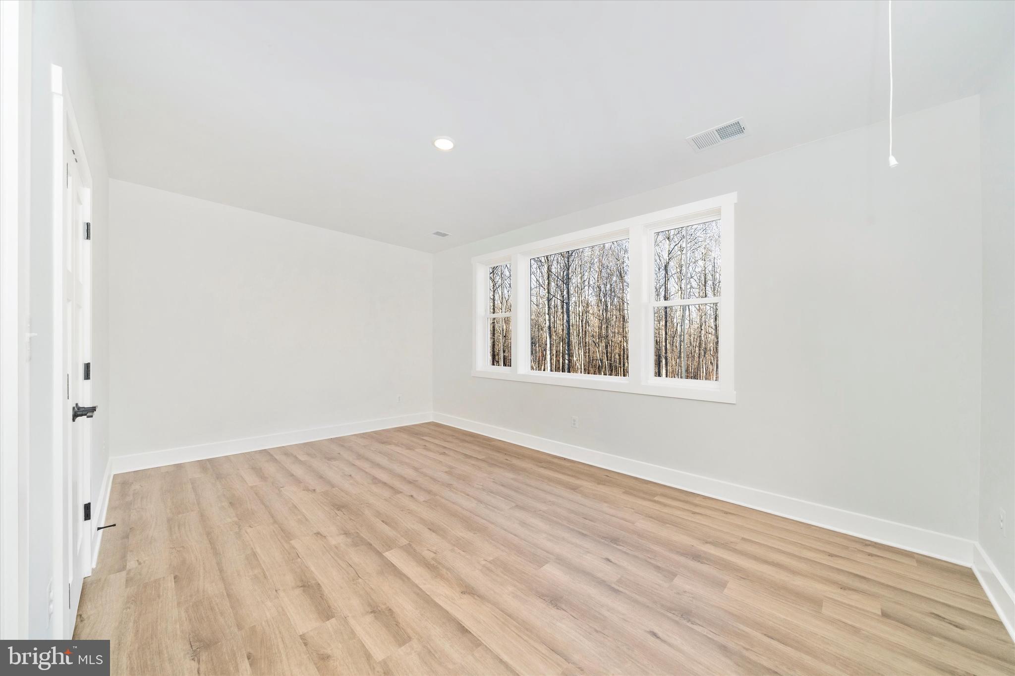 PEA NECK - Residential