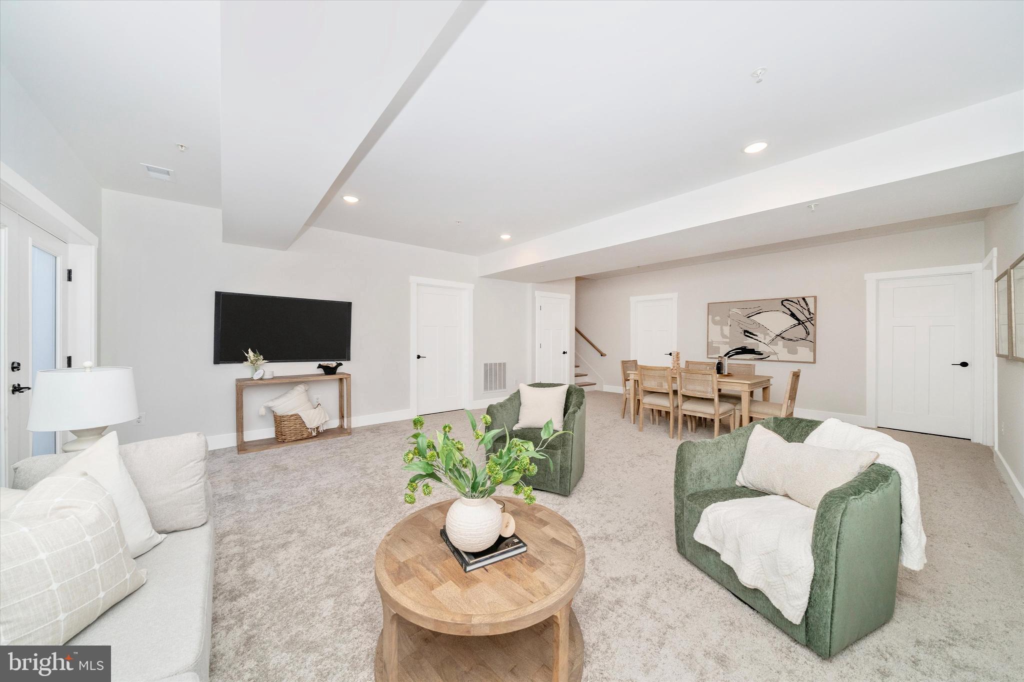 PEA NECK - Residential