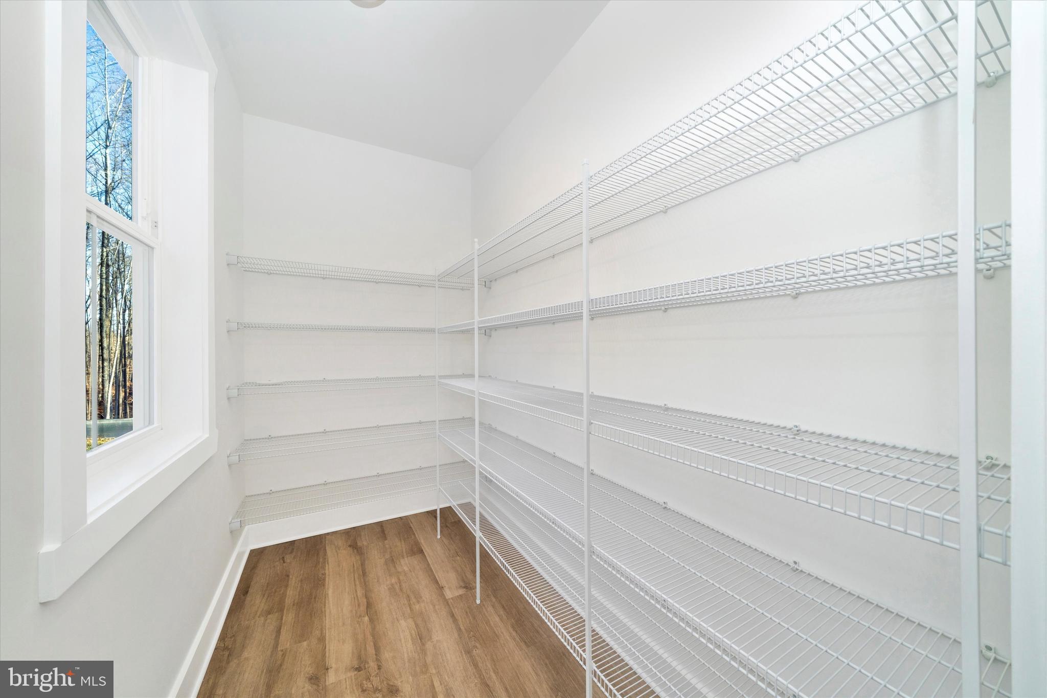 PEA NECK - Residential