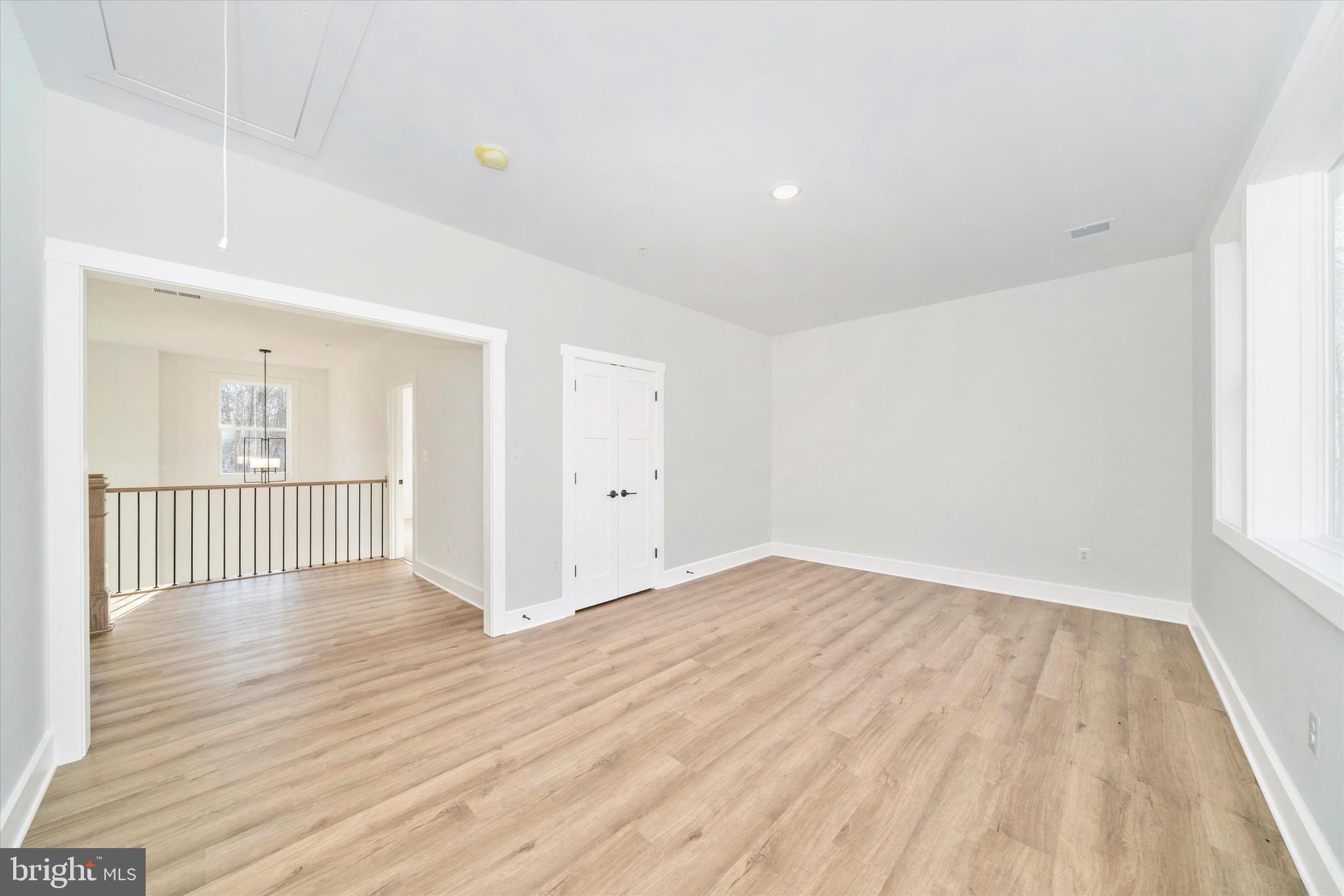 PEA NECK - Residential