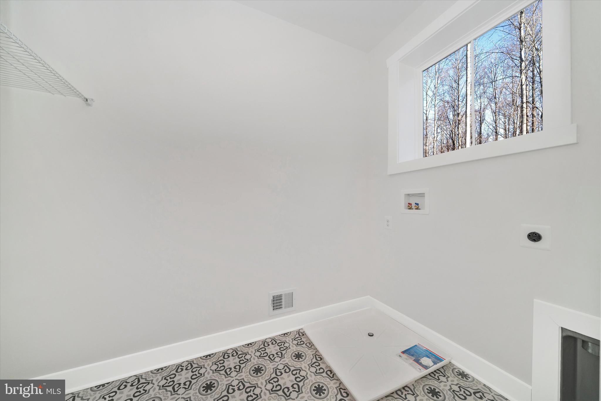 PEA NECK - Residential