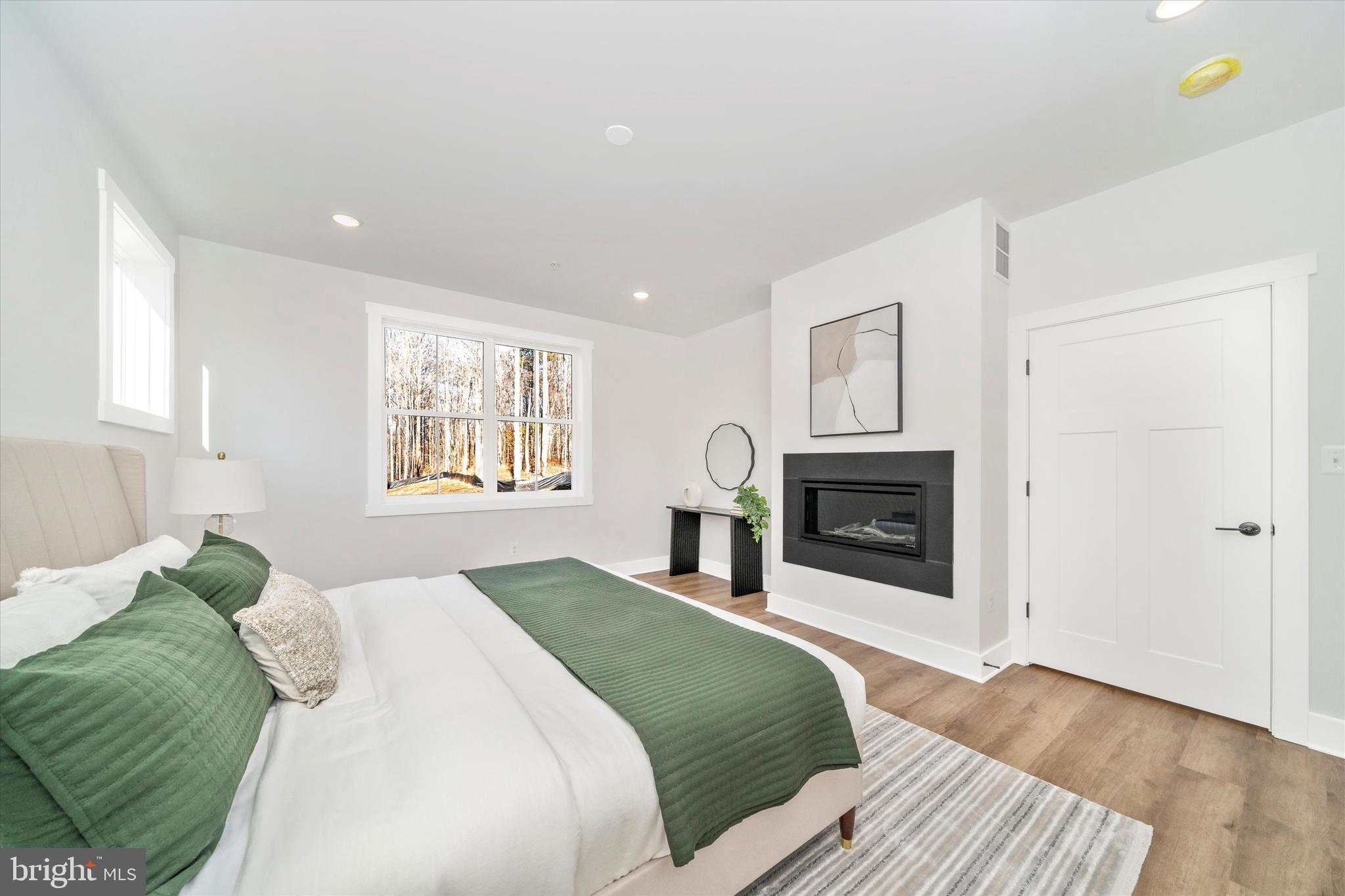 PEA NECK - Residential