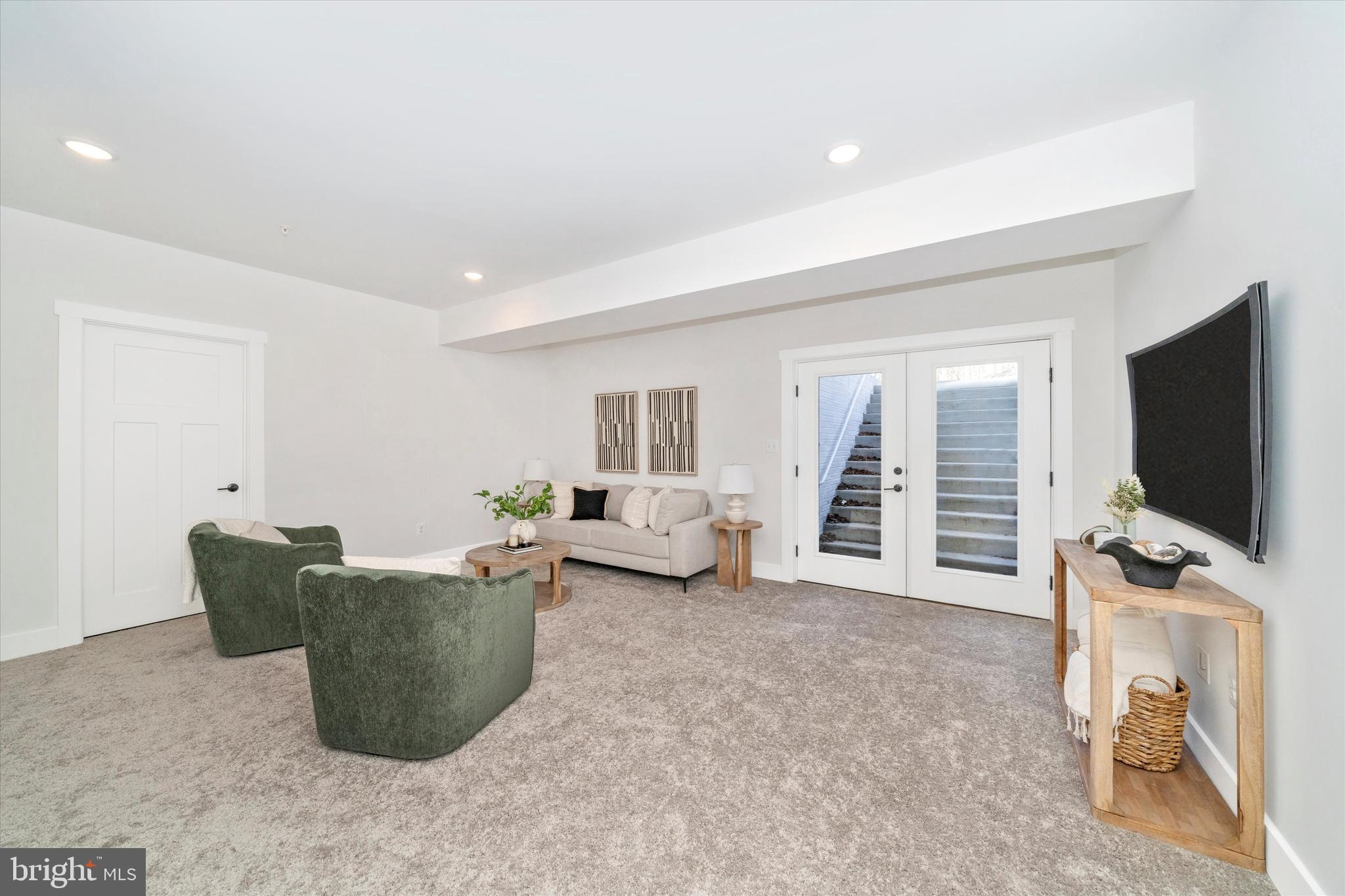 PEA NECK - Residential