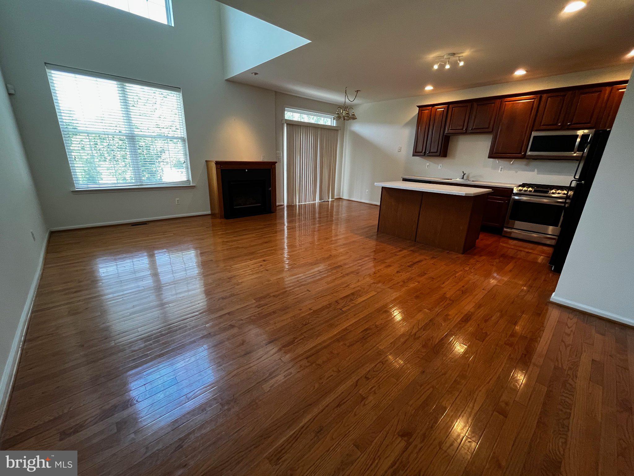 244 S AZALEA COURT