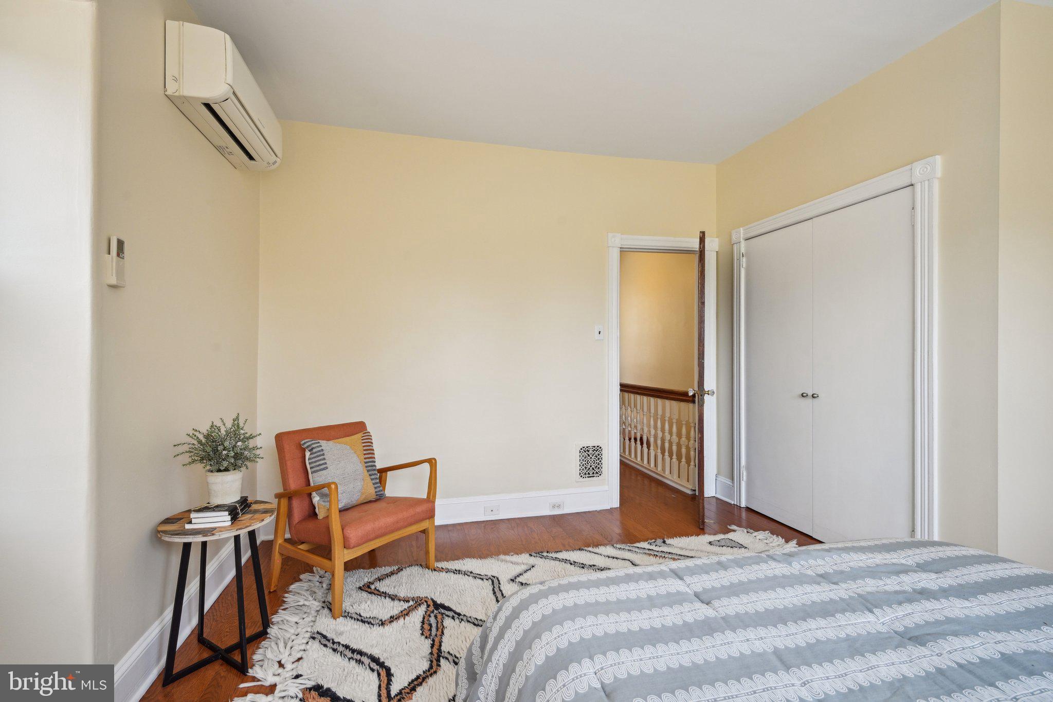 UNIVERSITY CITY - Residential