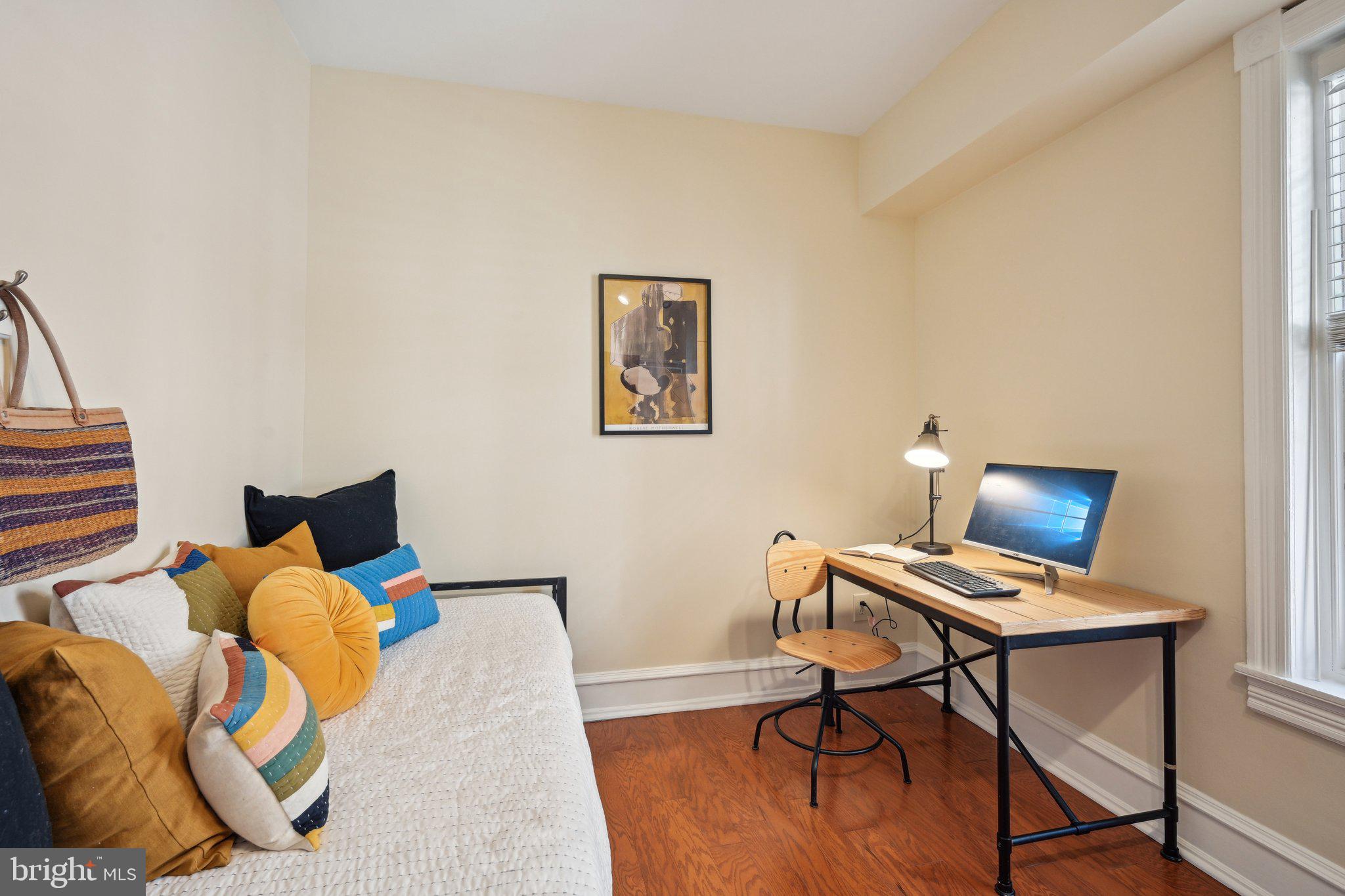 UNIVERSITY CITY - Residential