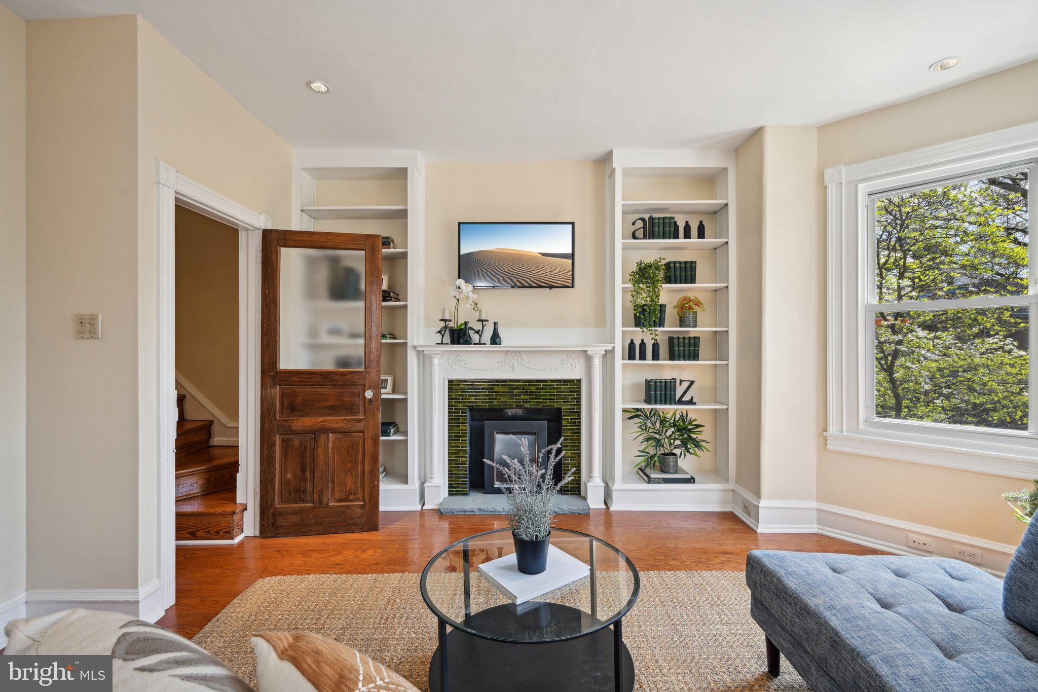 UNIVERSITY CITY - Residential