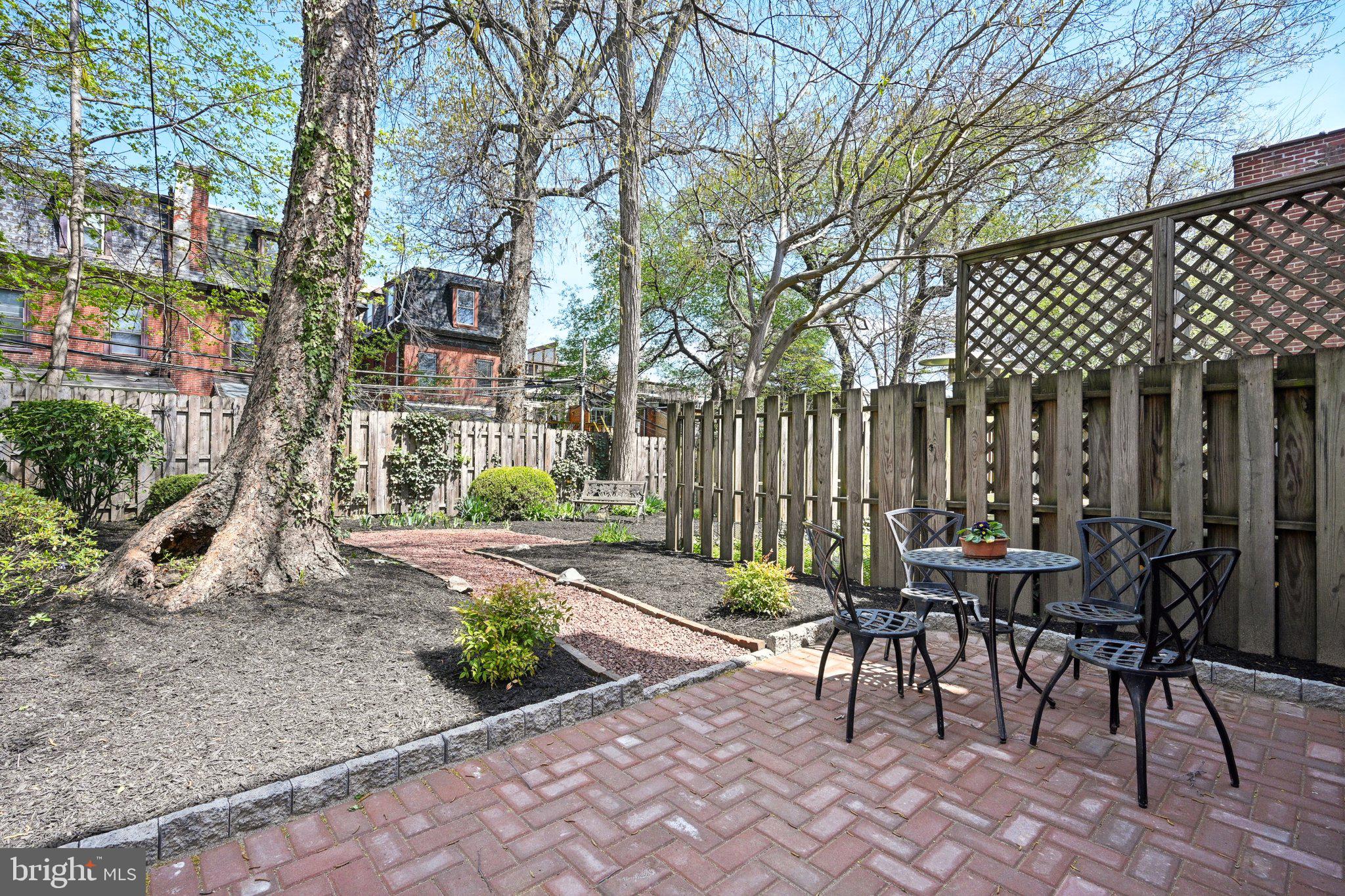 UNIVERSITY CITY - Residential