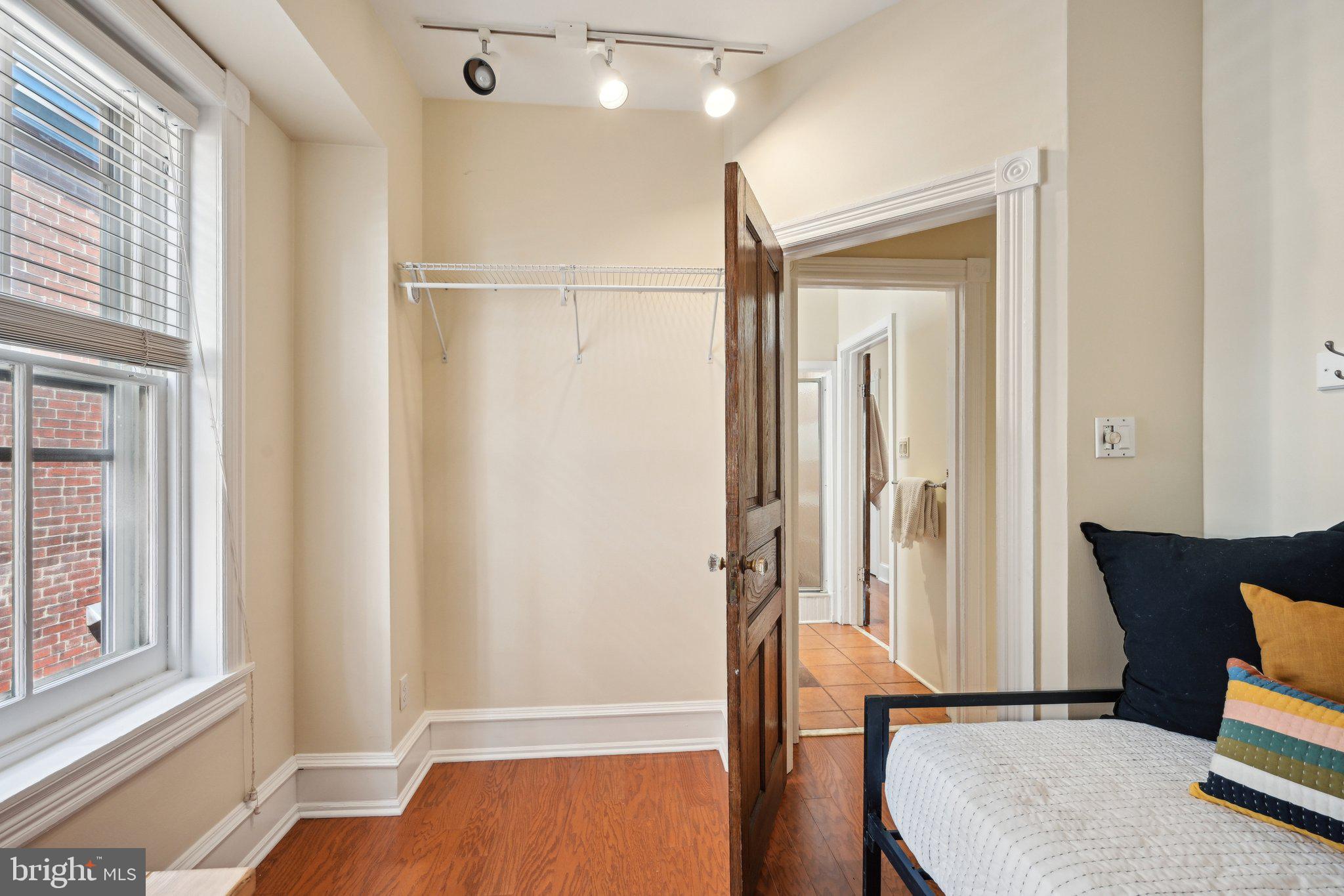 UNIVERSITY CITY - Residential