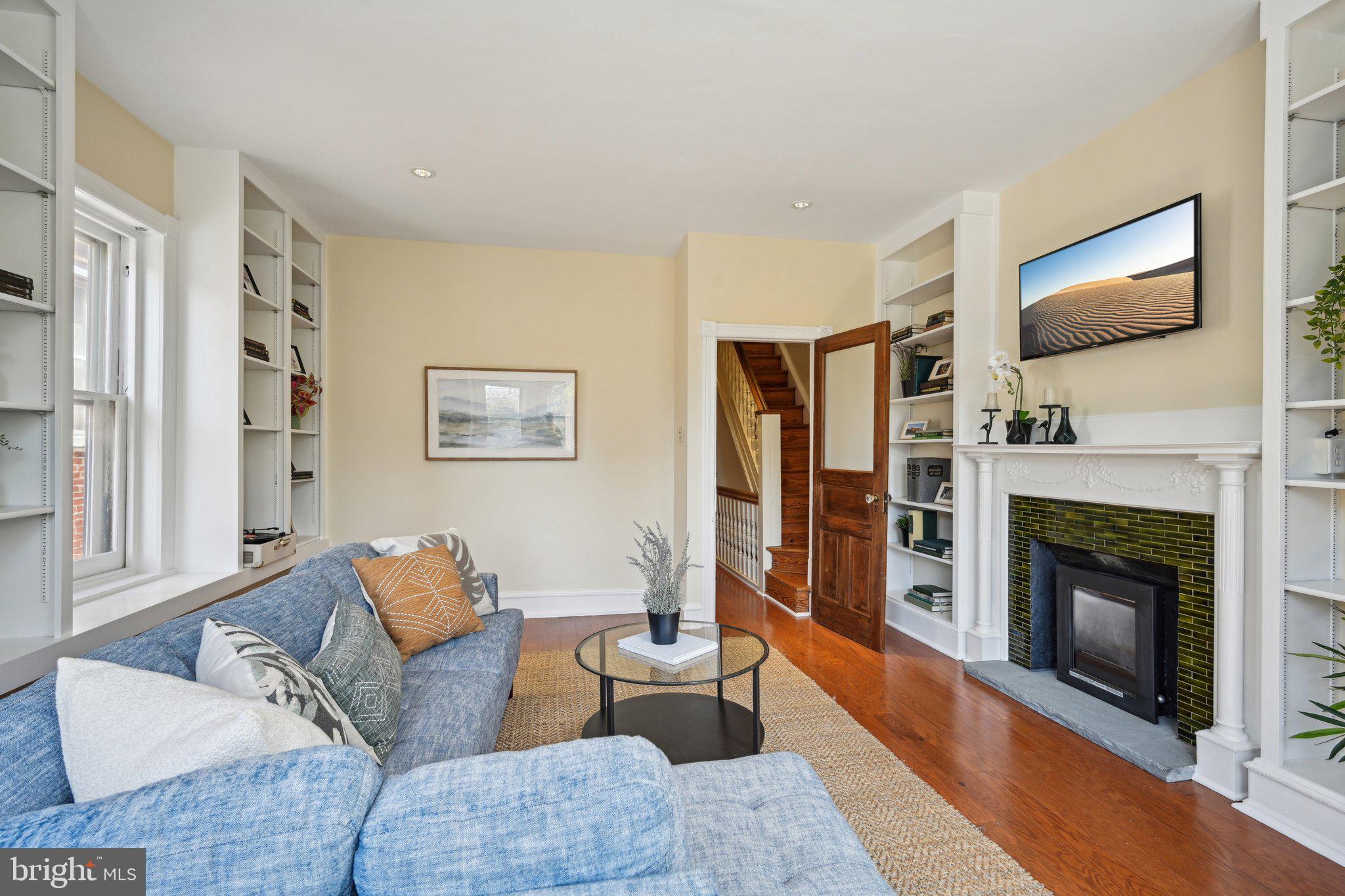 UNIVERSITY CITY - Residential