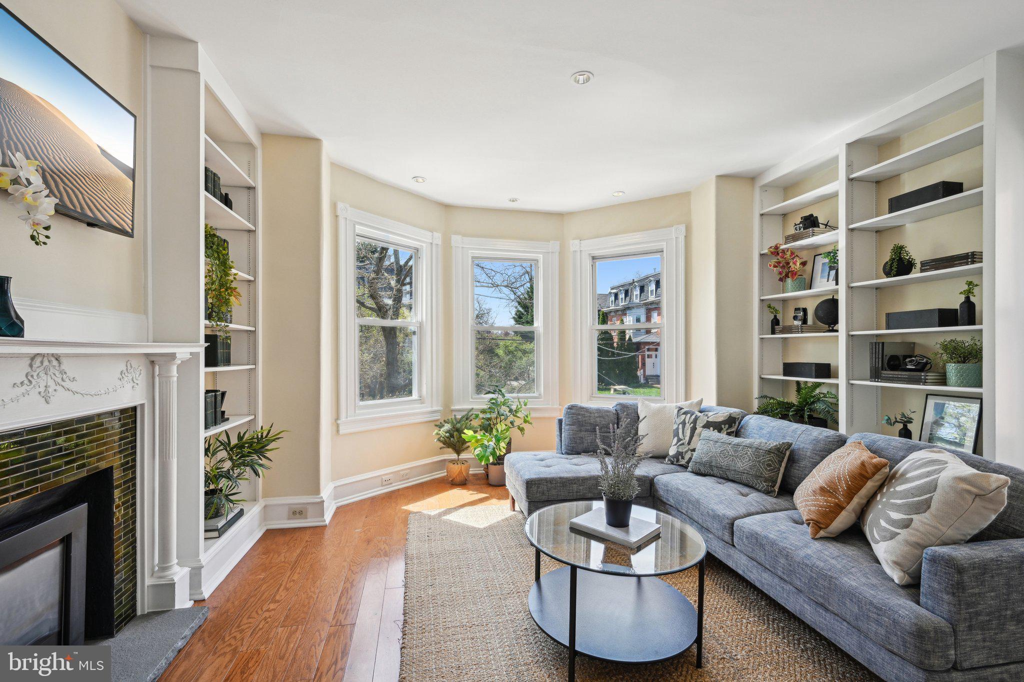 UNIVERSITY CITY - Residential